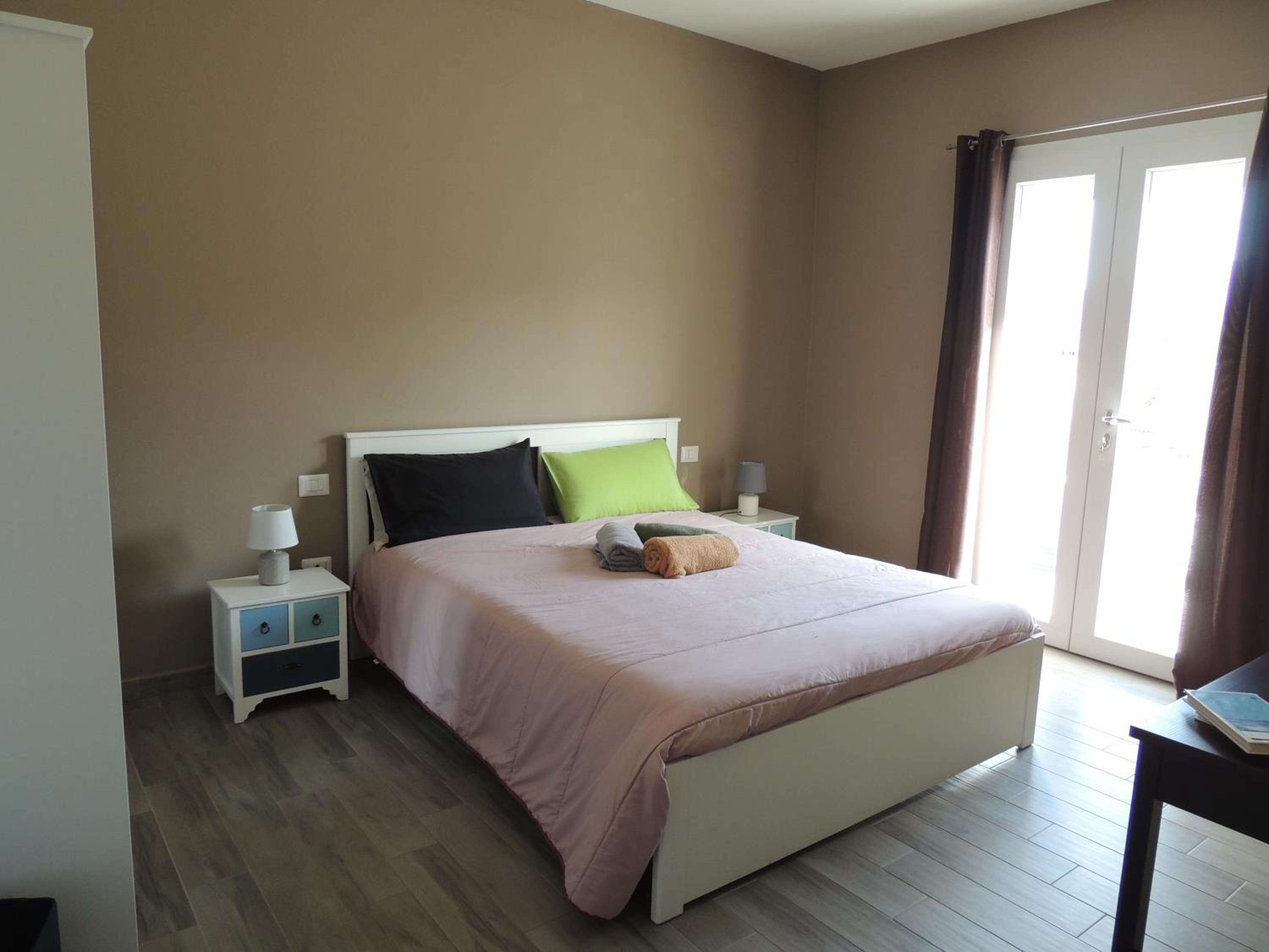 Double Room - Photo 8