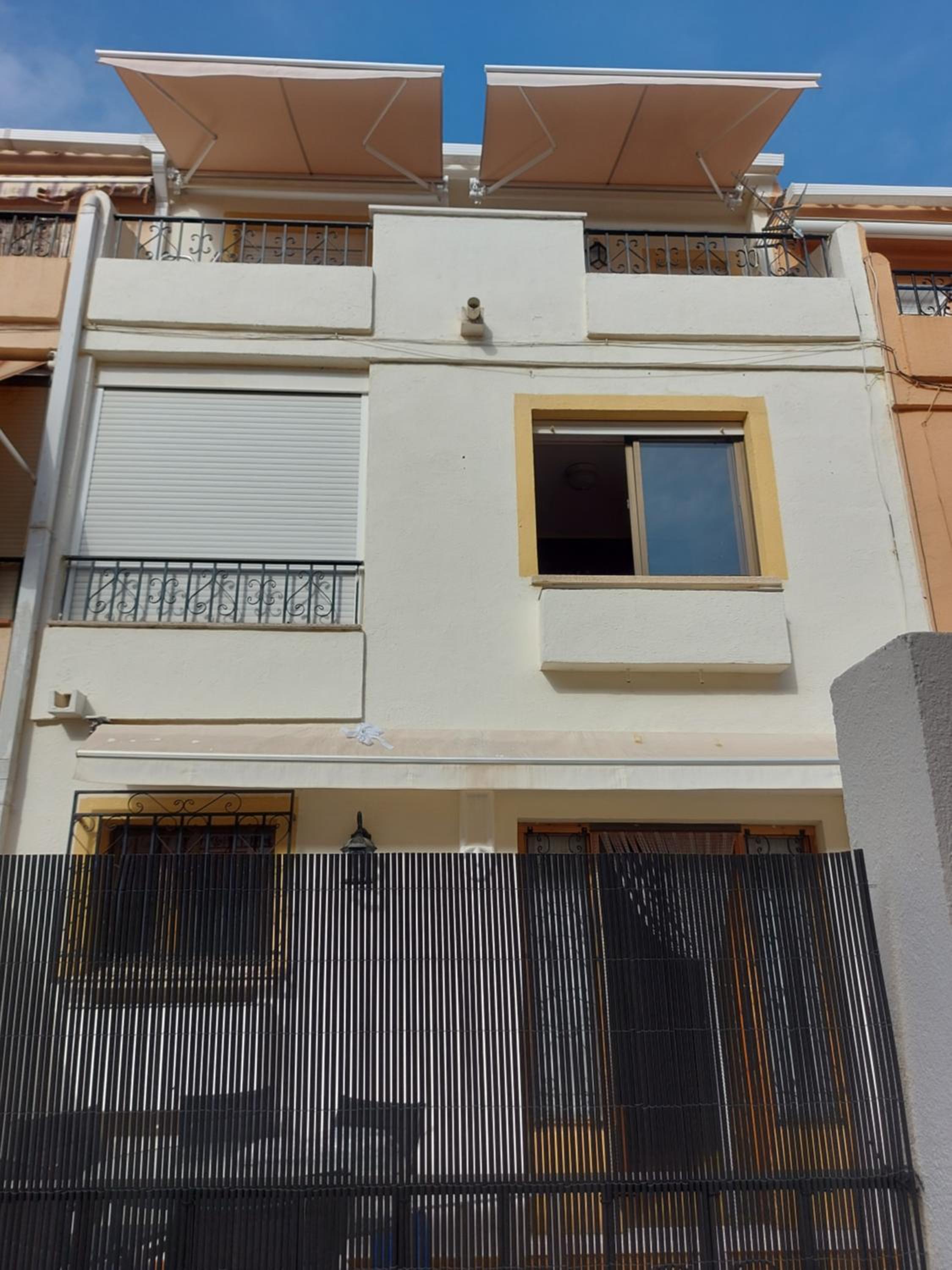 Three-Bedroom House photo 2