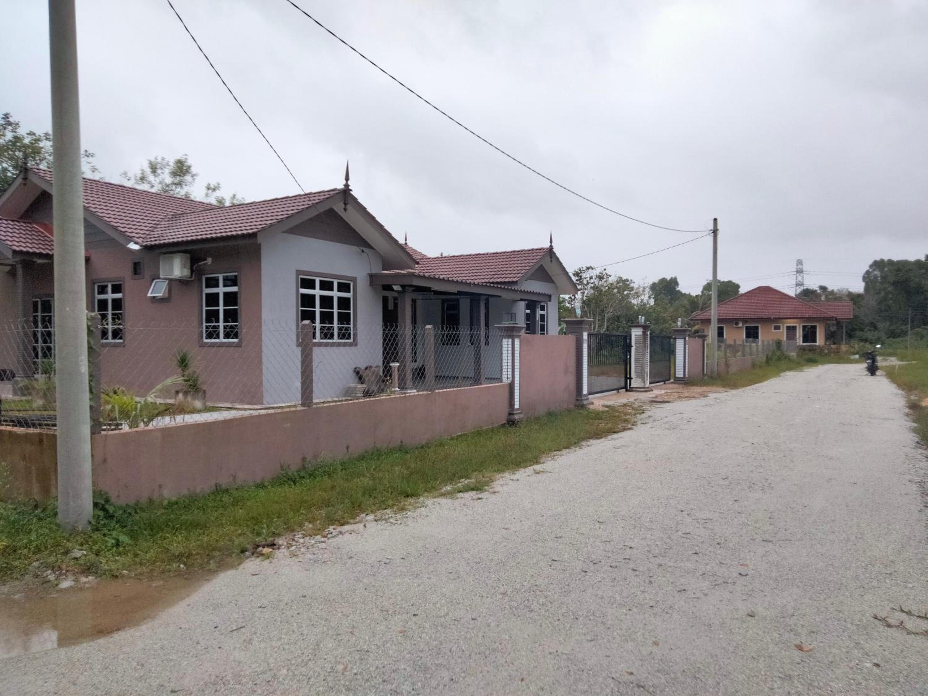 Three-Bedroom House photo 1
