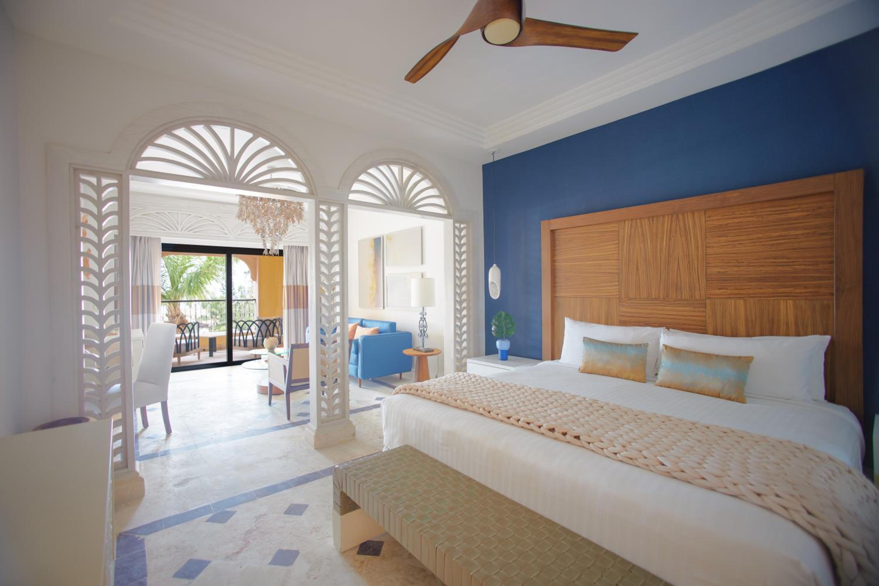 Junior Suite, 1 King or 2 Queen, Ocean view, Balcony - Photo 6