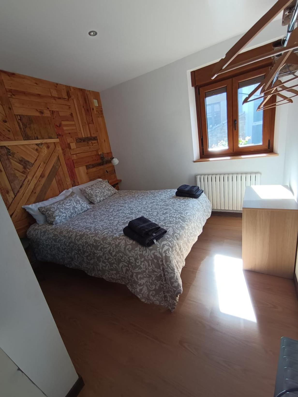 Five-Bedroom House photo 3
