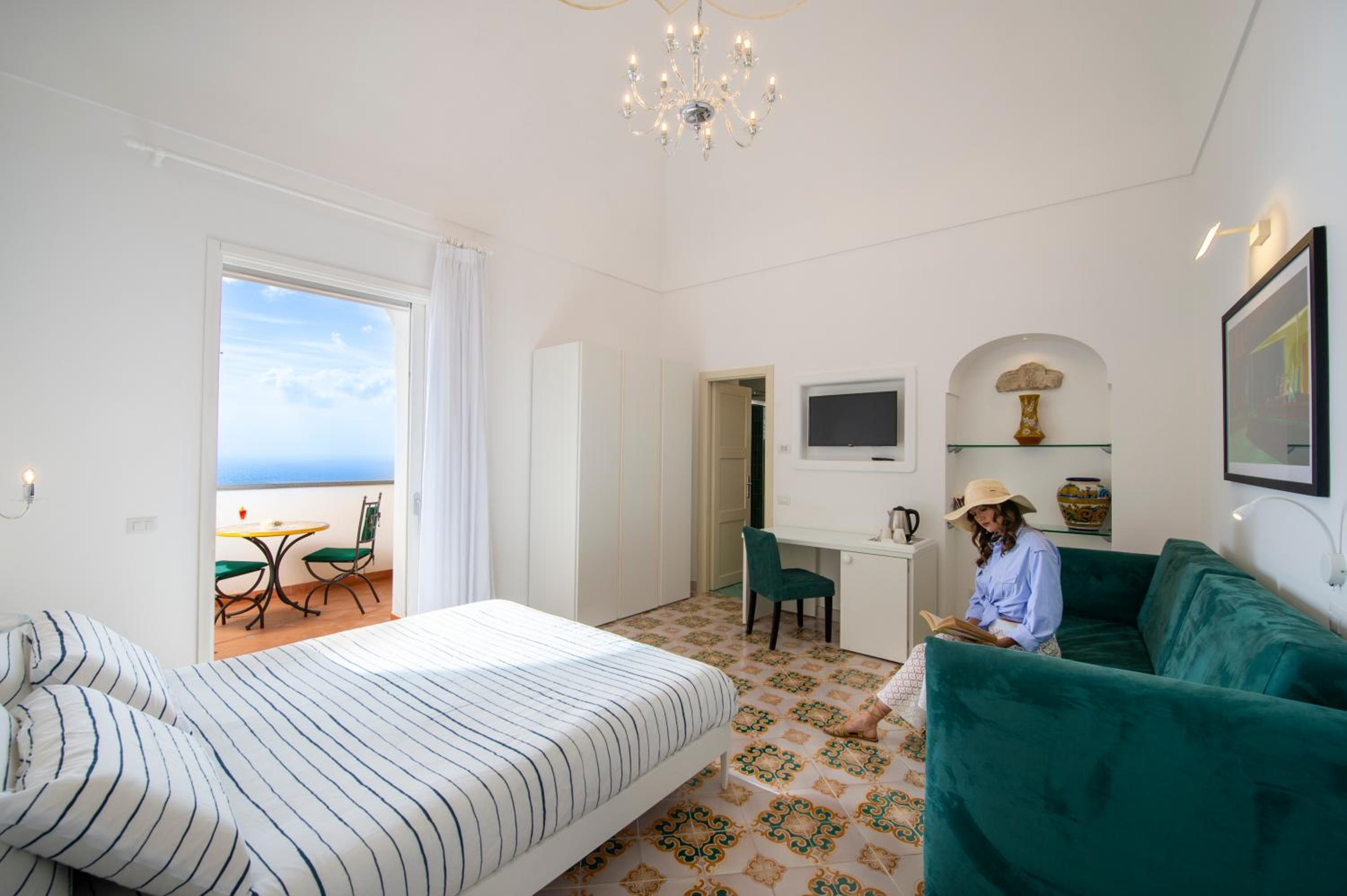 Junior Suite with Balcony photo 2