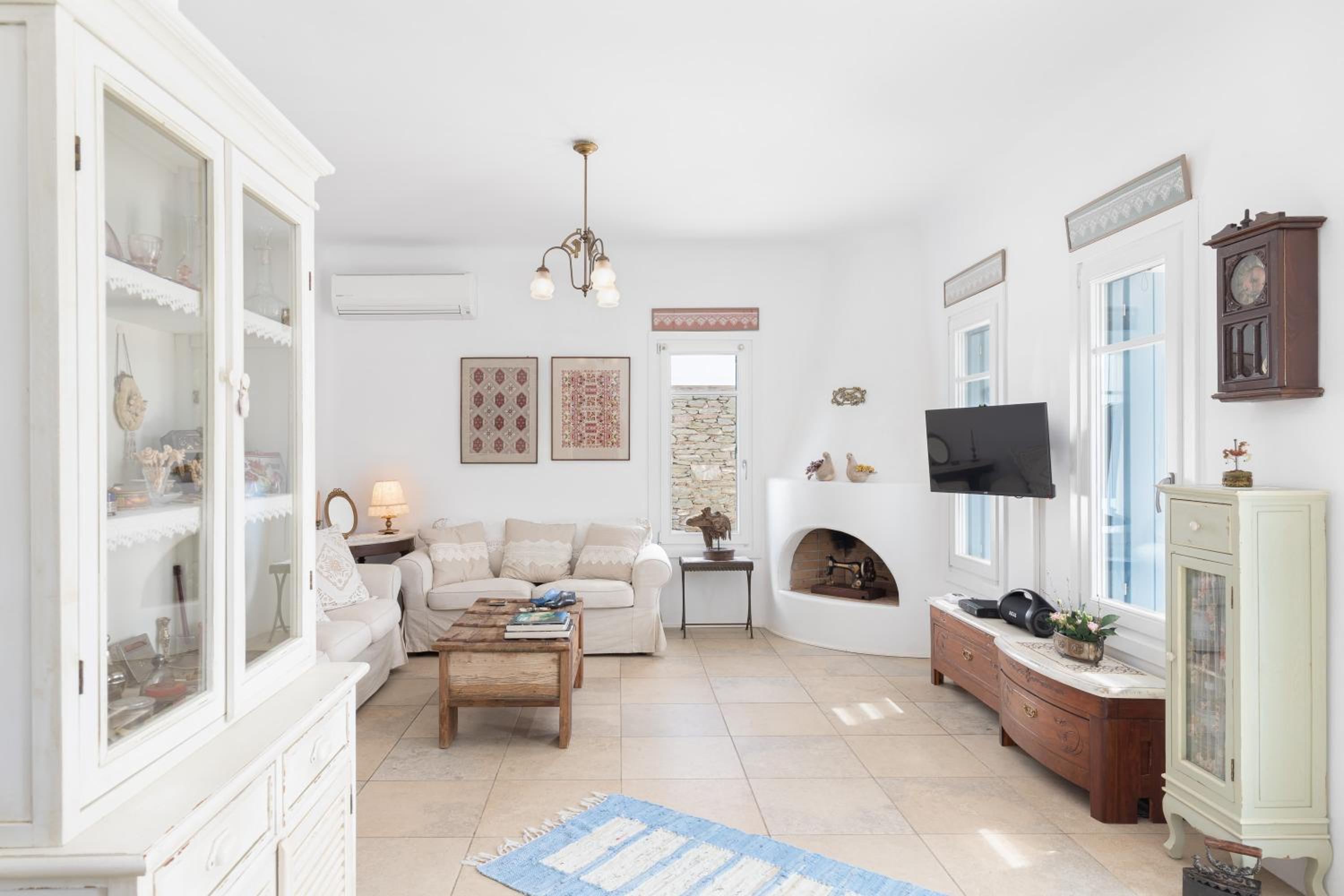 Three-Bedroom Villa photo 1