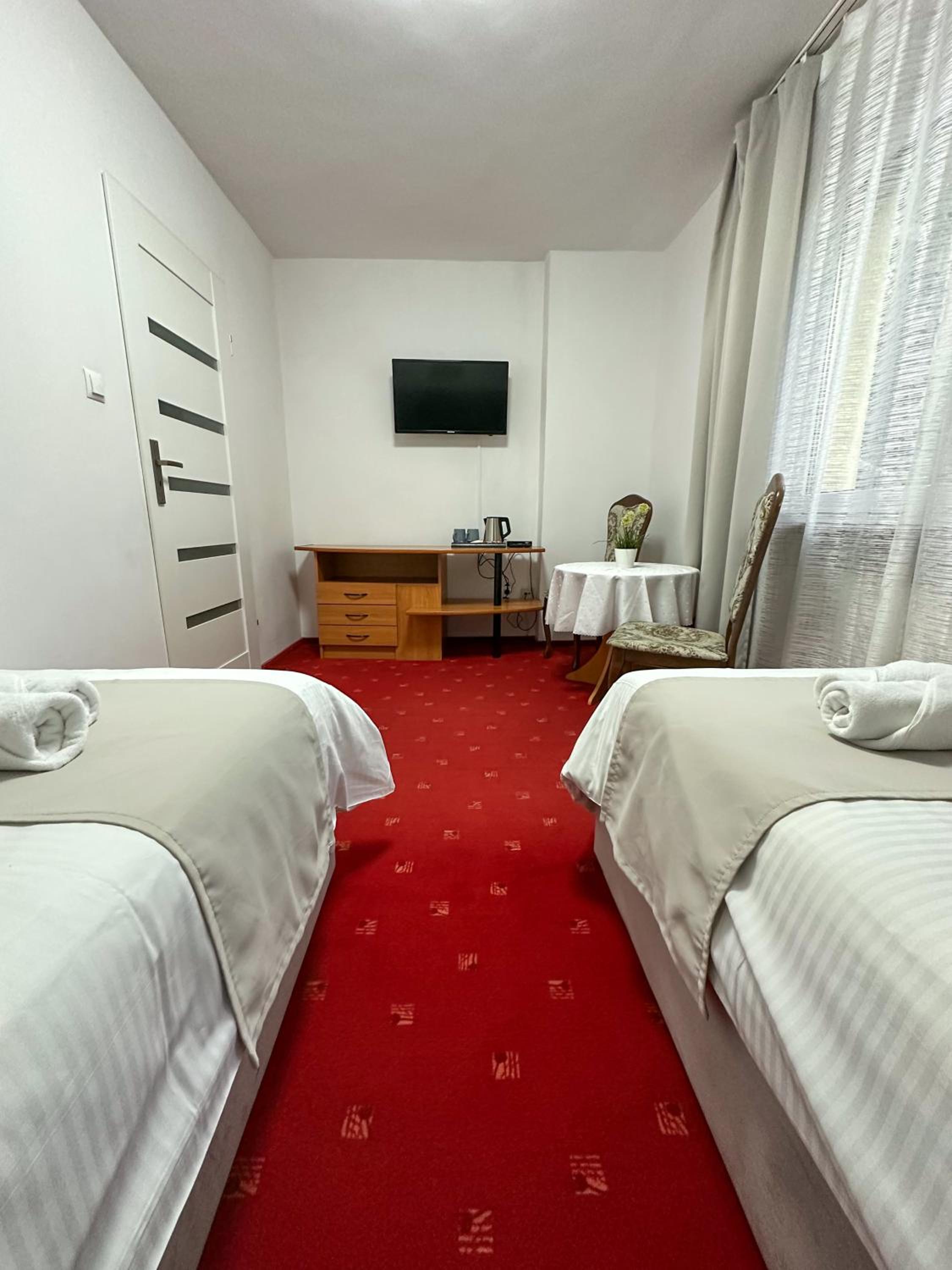 Standard Twin Room photo 3