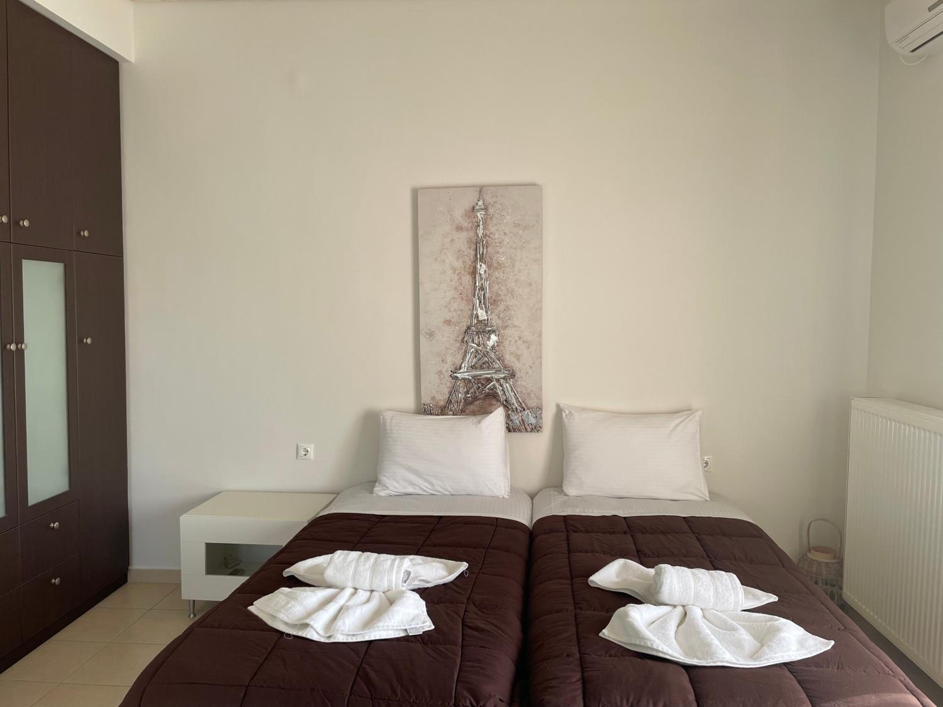 Two-Bedroom Apartment - Photo 9