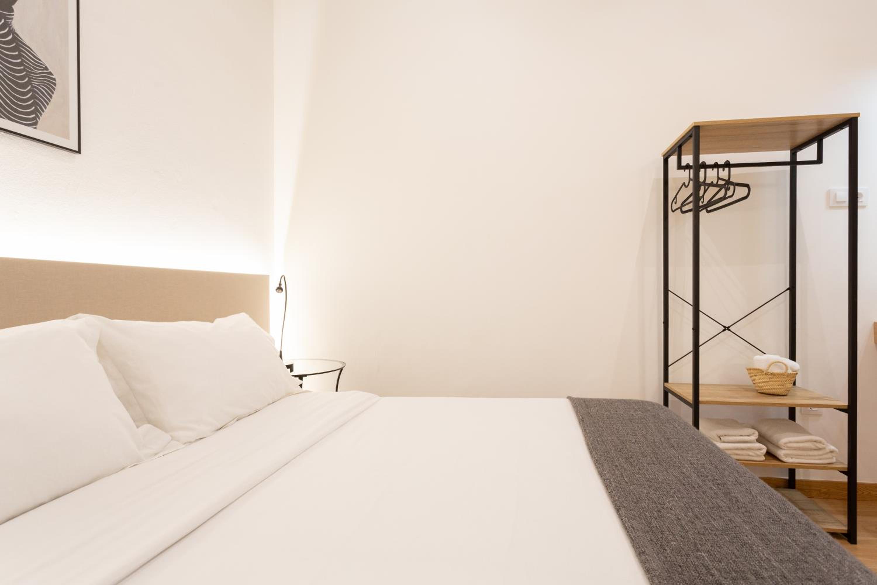 Standard Double Room with Shared Bathroom photo 2