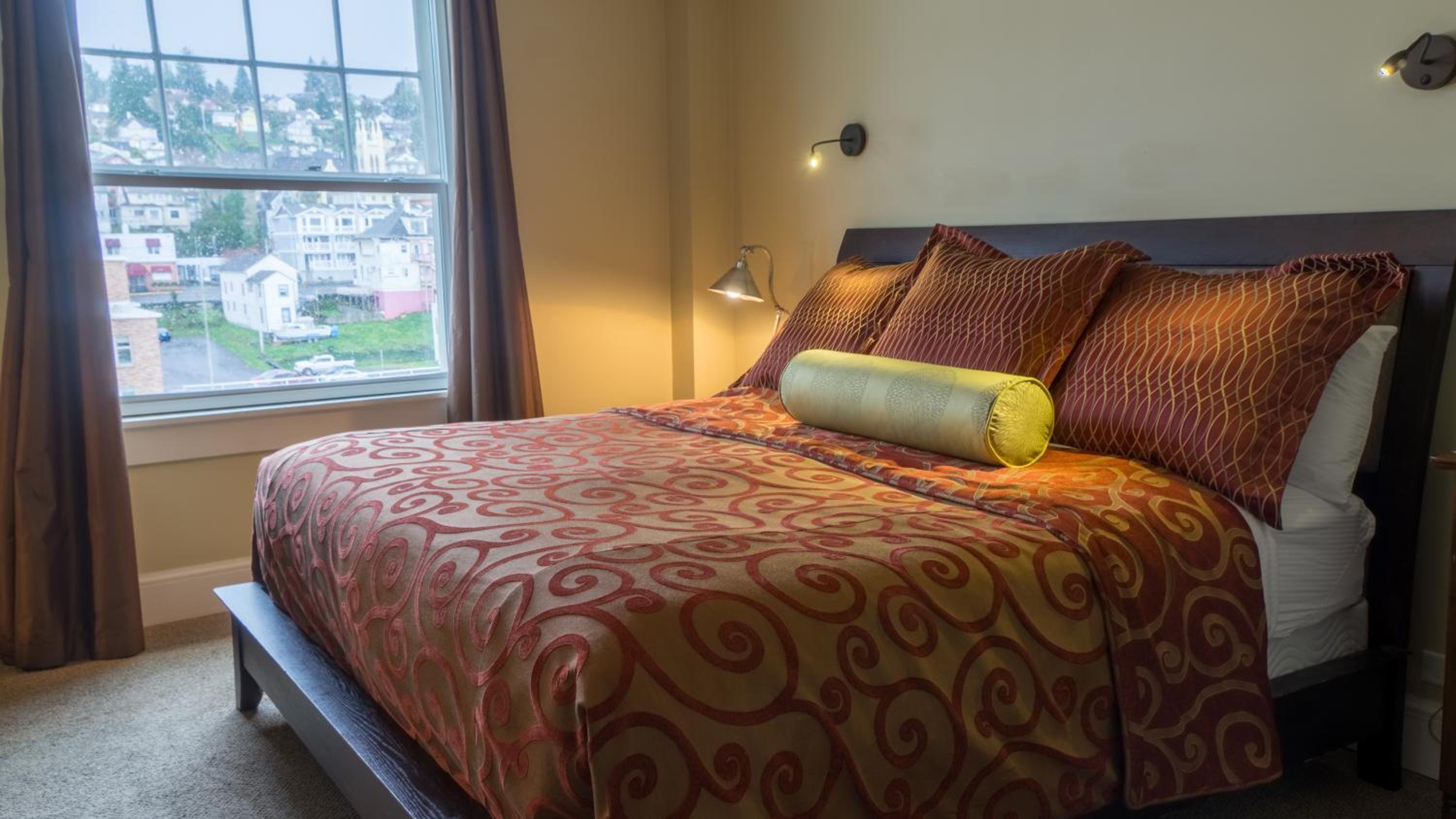 Deluxe King Room - Photo 3