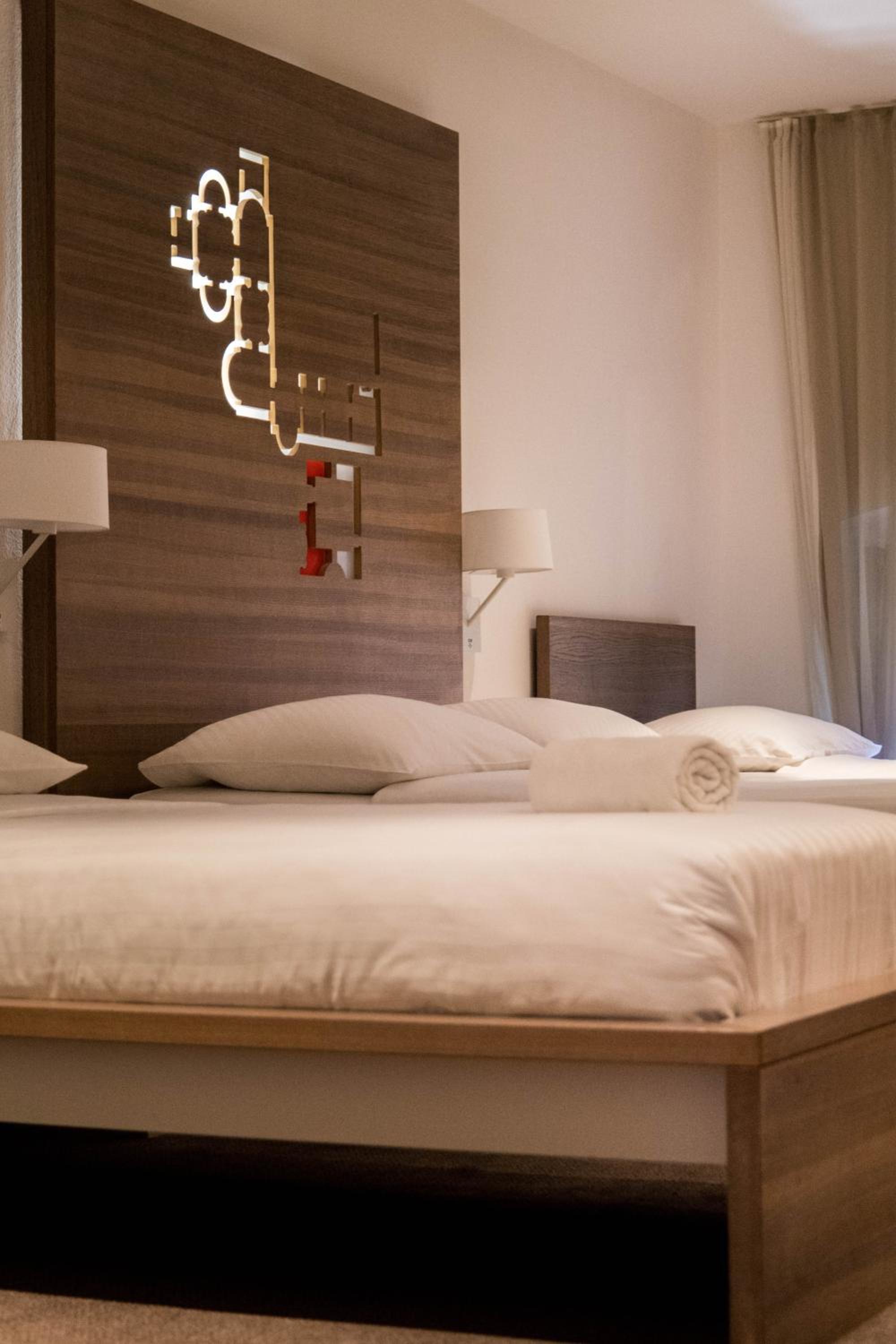 Standard Twin Room - Photo 27