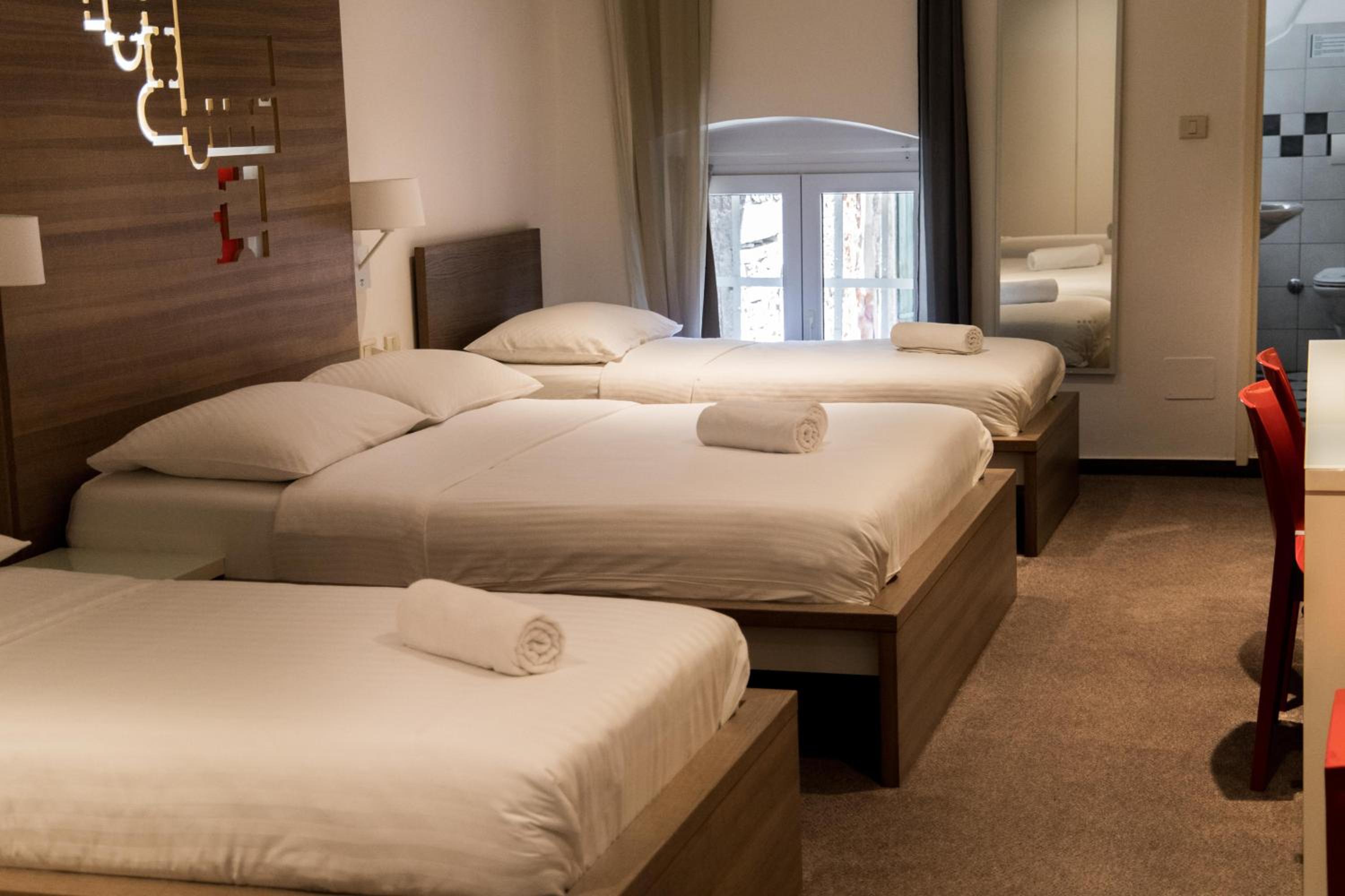 Family Suite - Photo 9