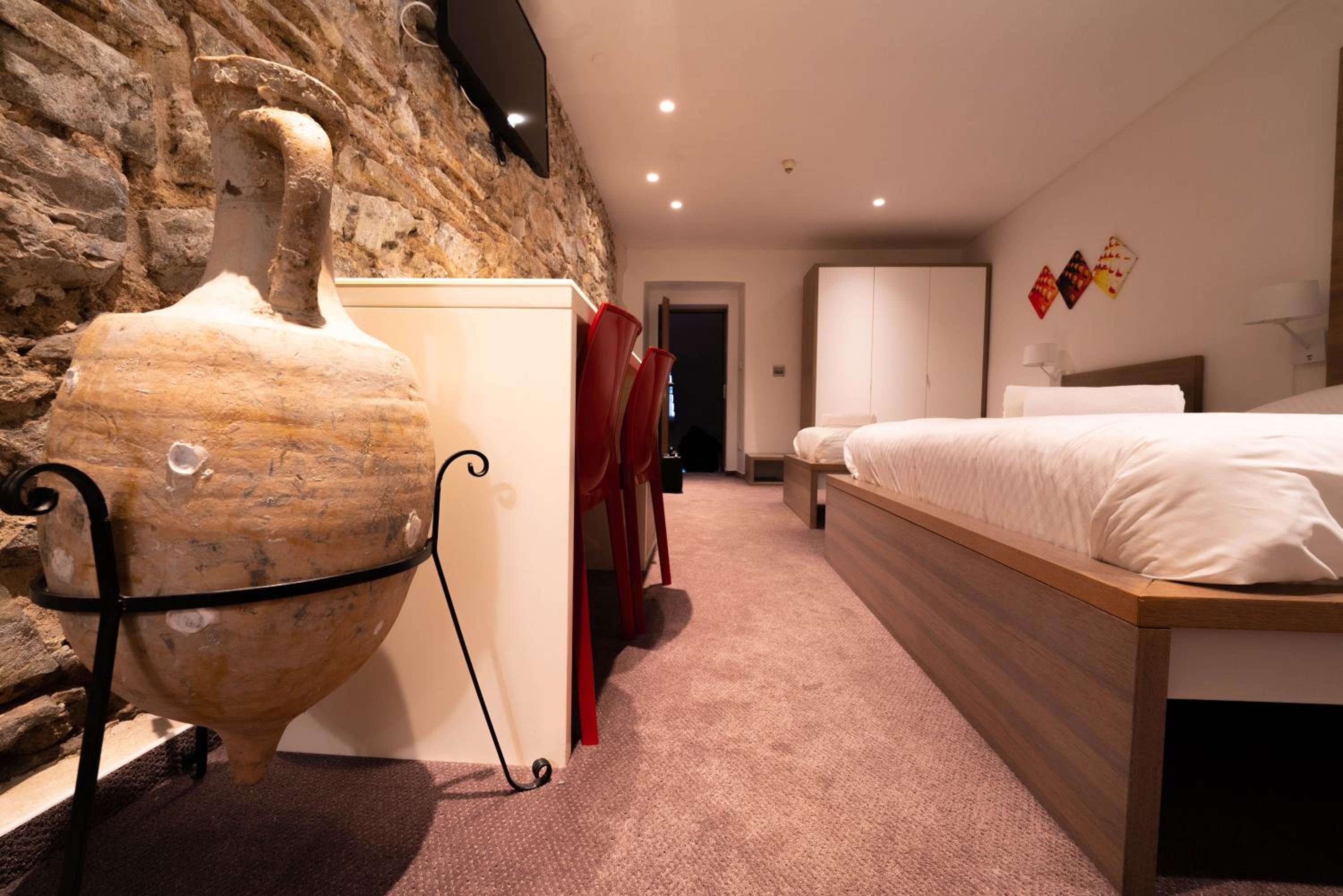 Standard Suite - Photo 20