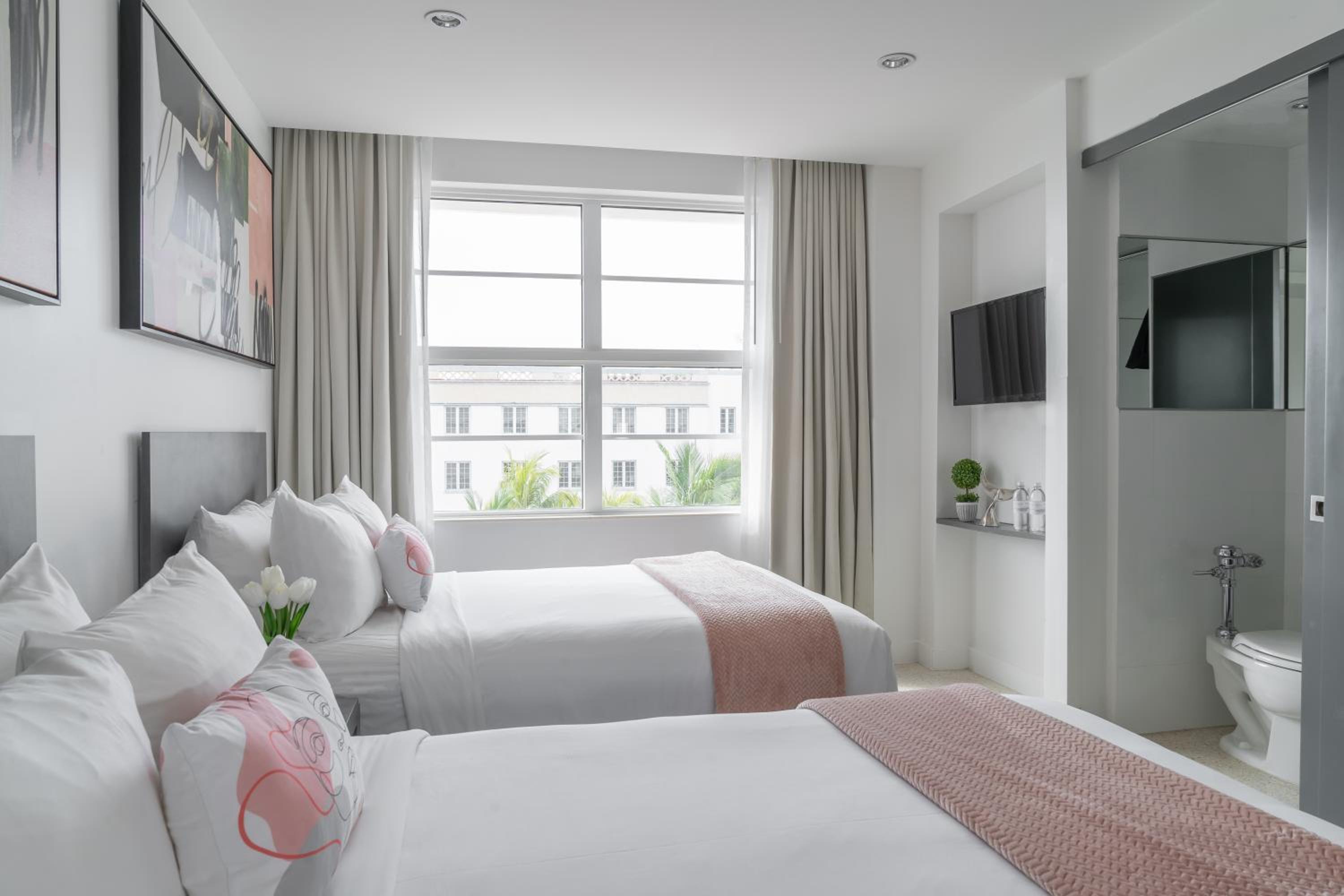 Classic Room - 2 Double Beds - Photo 6
