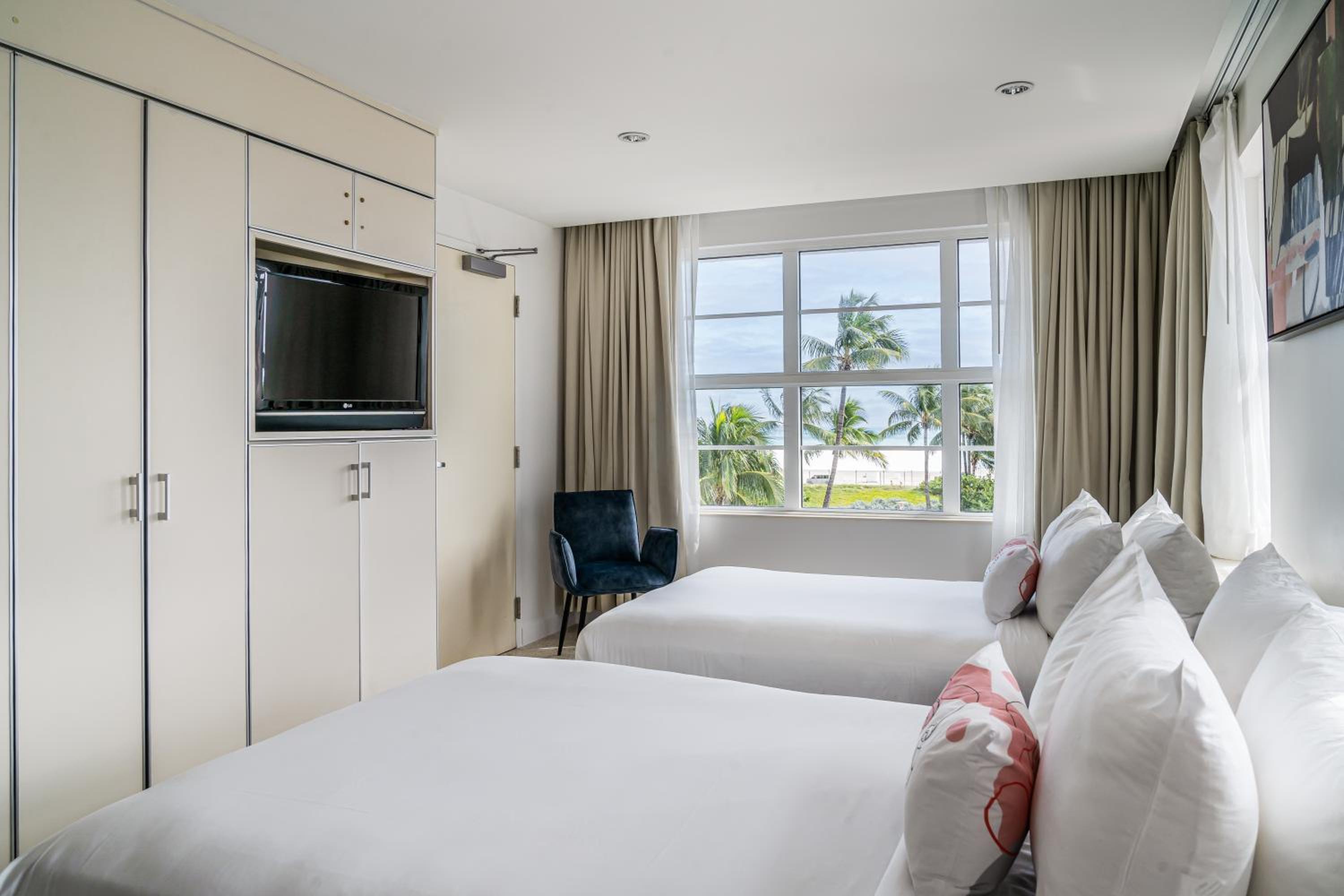 Double Room with Sea View - Photo 6