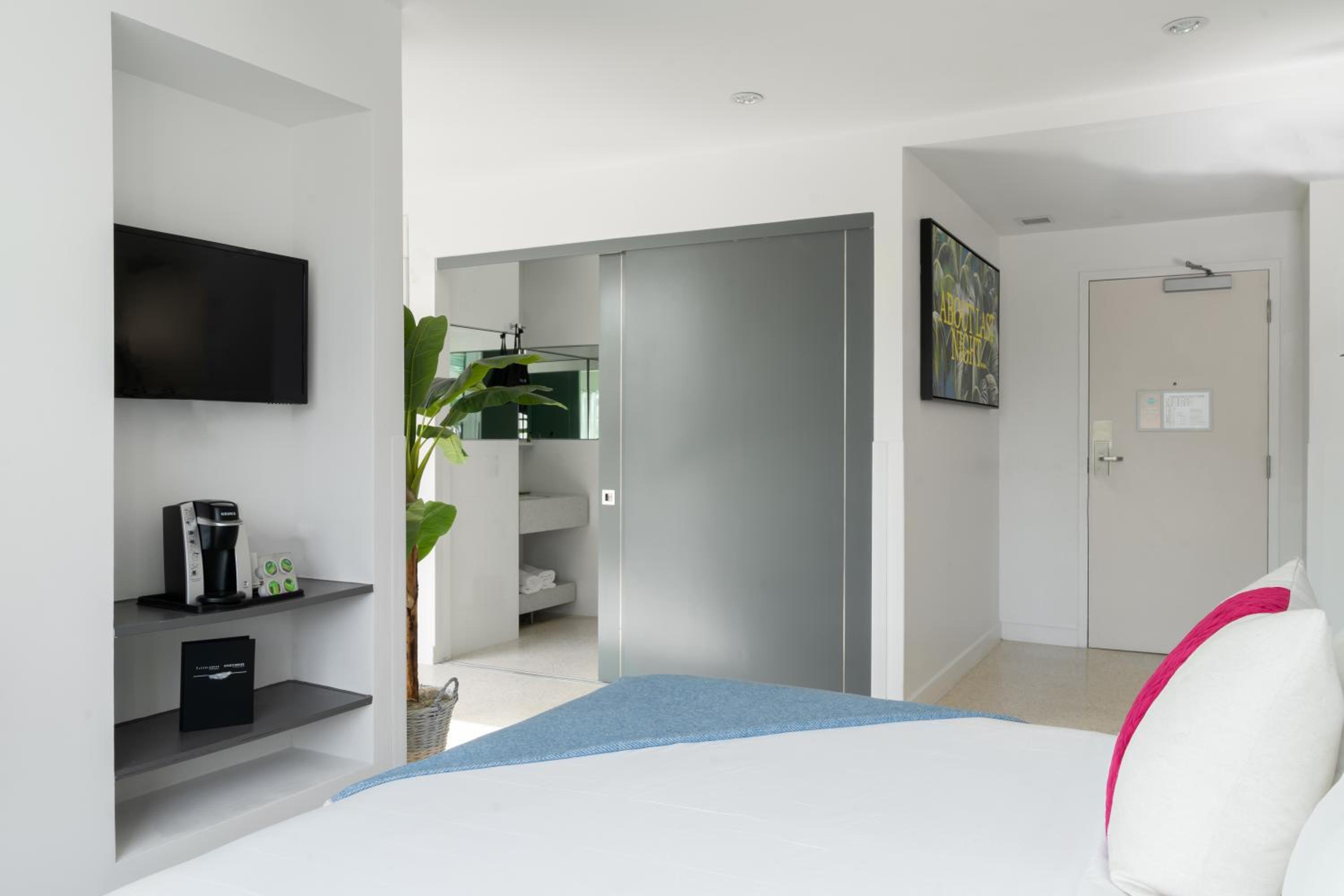 King Suite with Ocean View - Photo 4