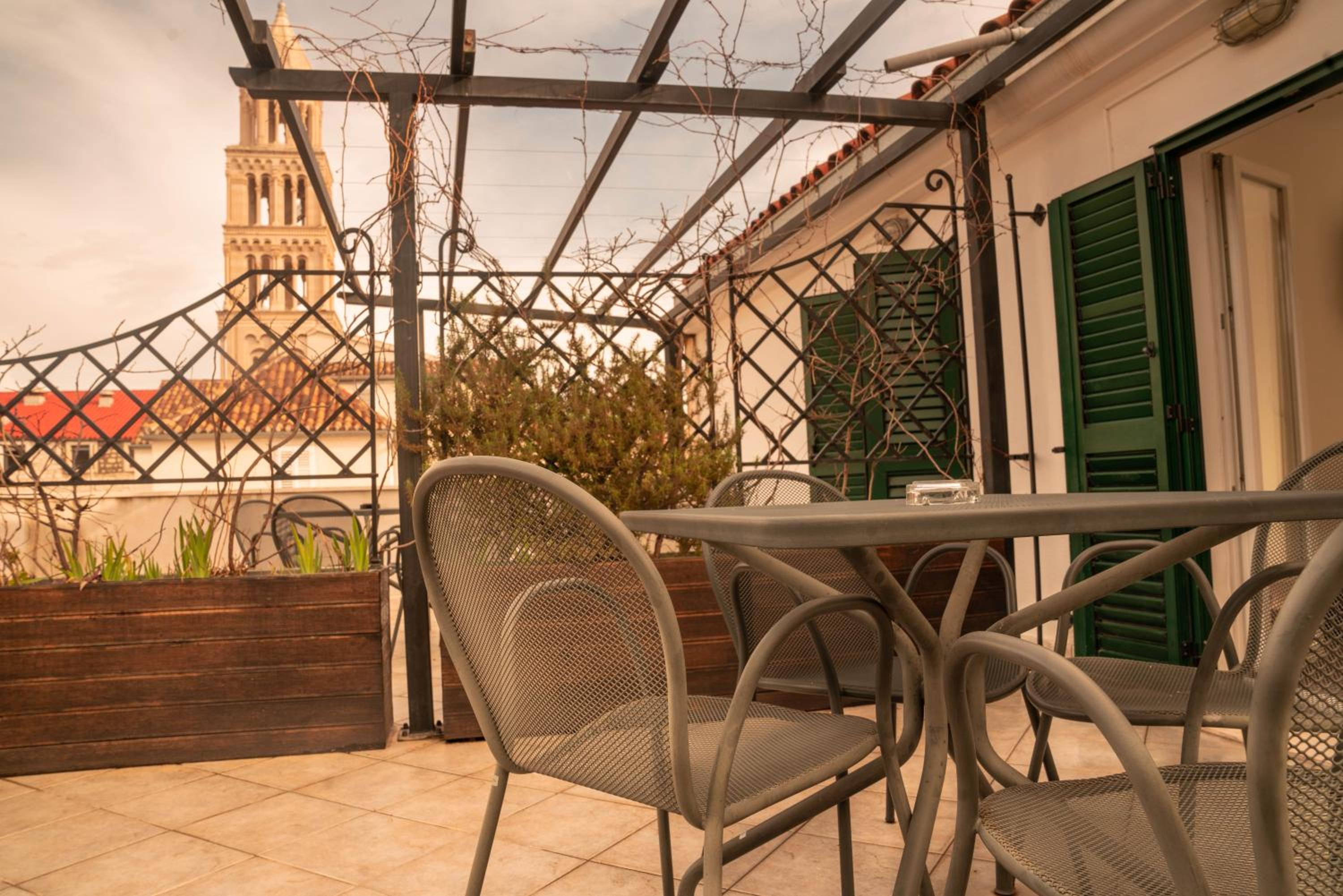 Superior Room with Terrace and a View of the Historic Center - Photo 28