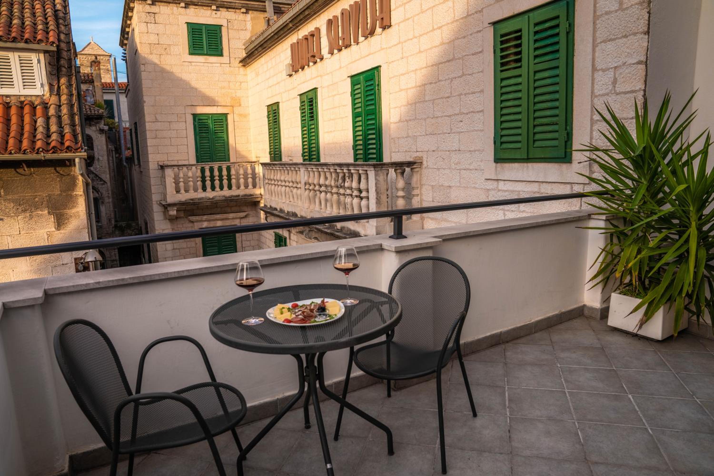 Suite with Terrace - Photo 15