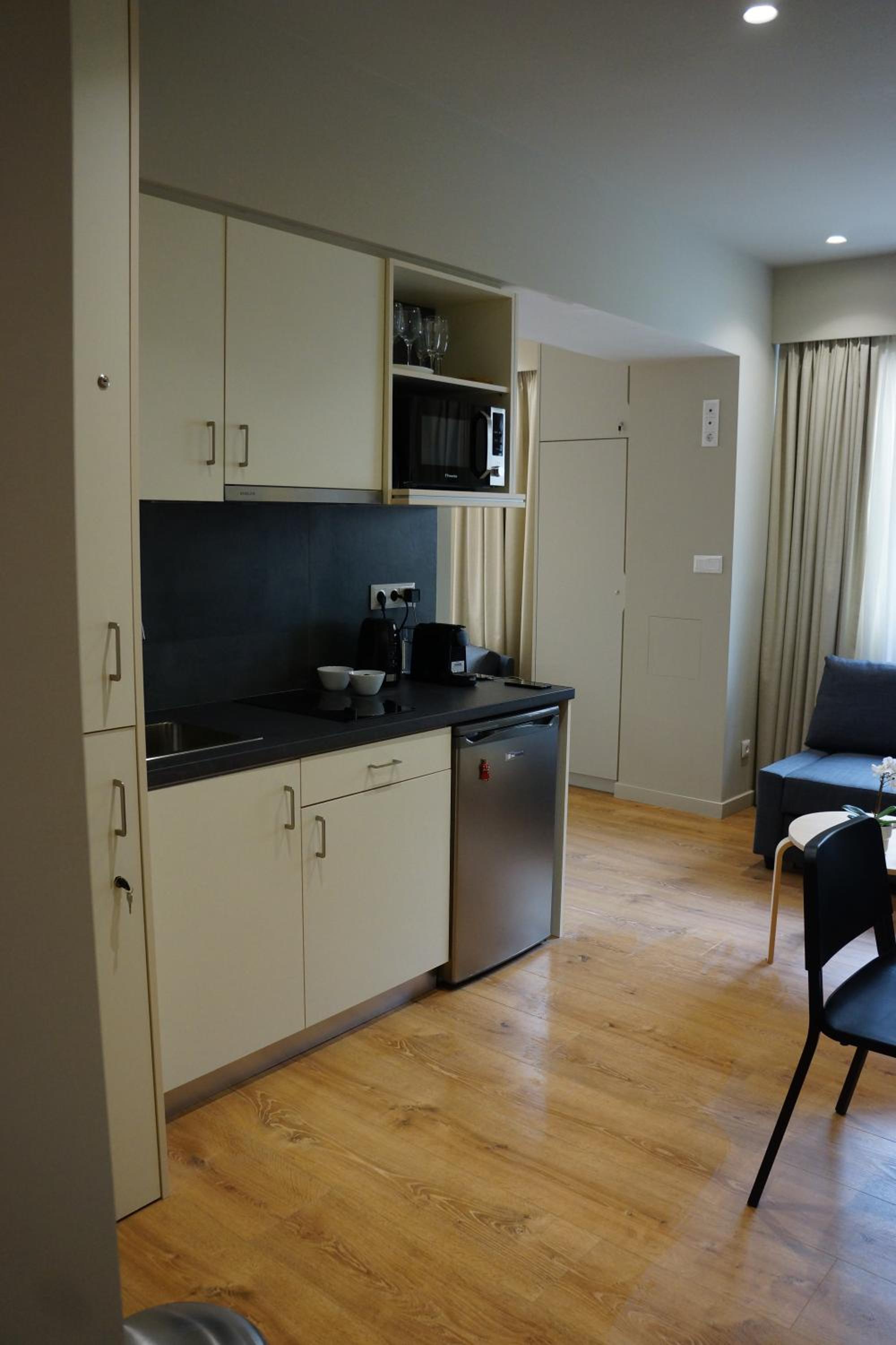 Studio Apartment photo 2
