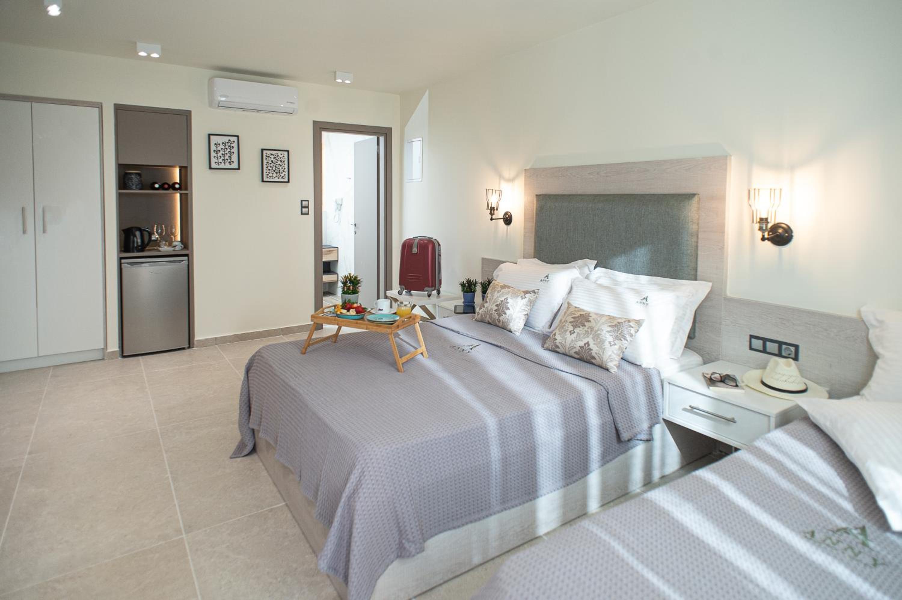 Deluxe Junior Suite - Photo 2