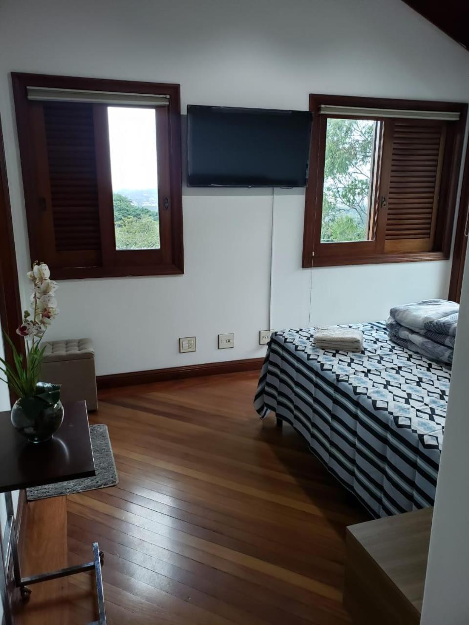 Deluxe Queen Suite
