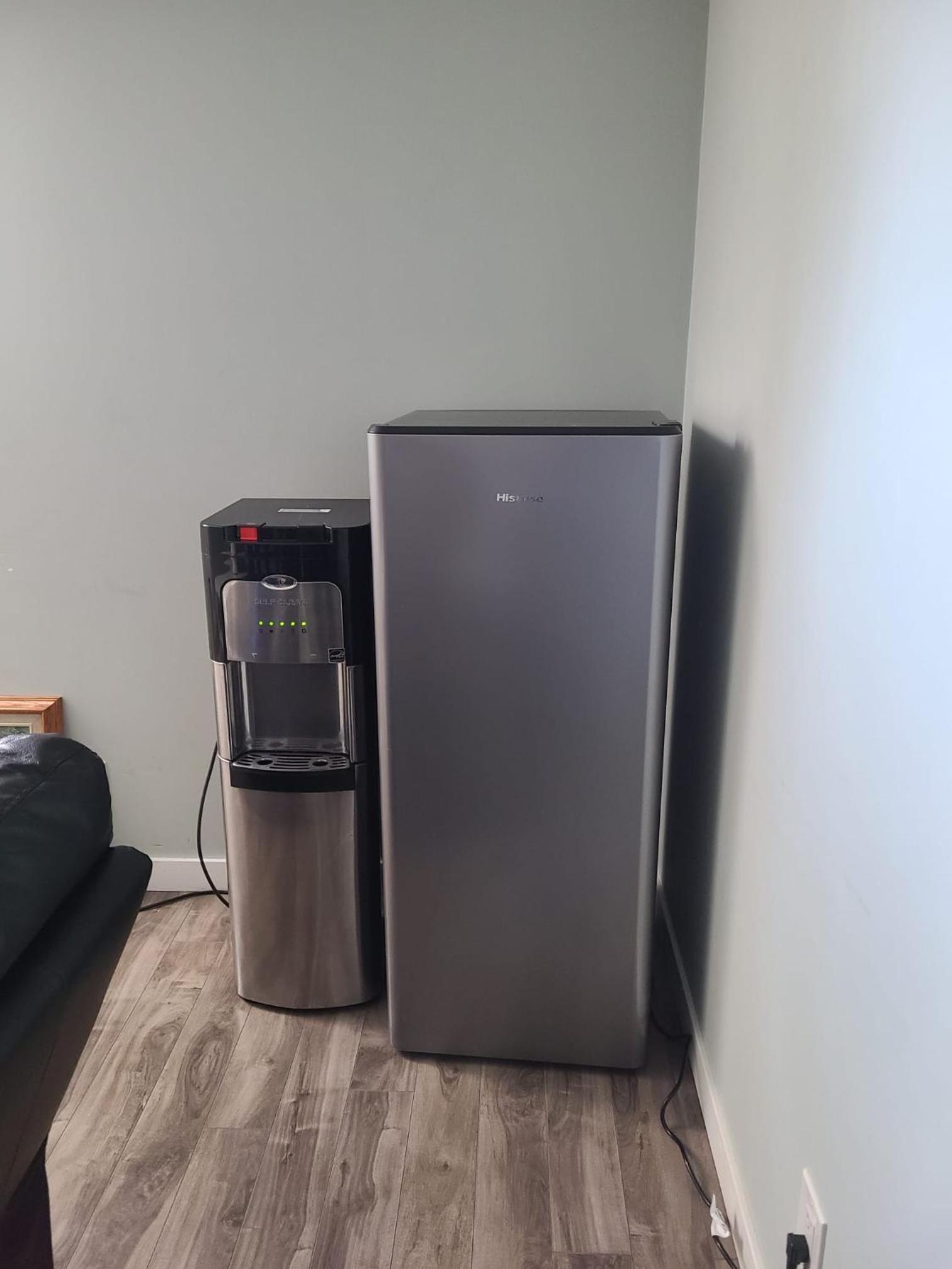 One-Bedroom Apartment ( Not Pet Friendly) photo 2
