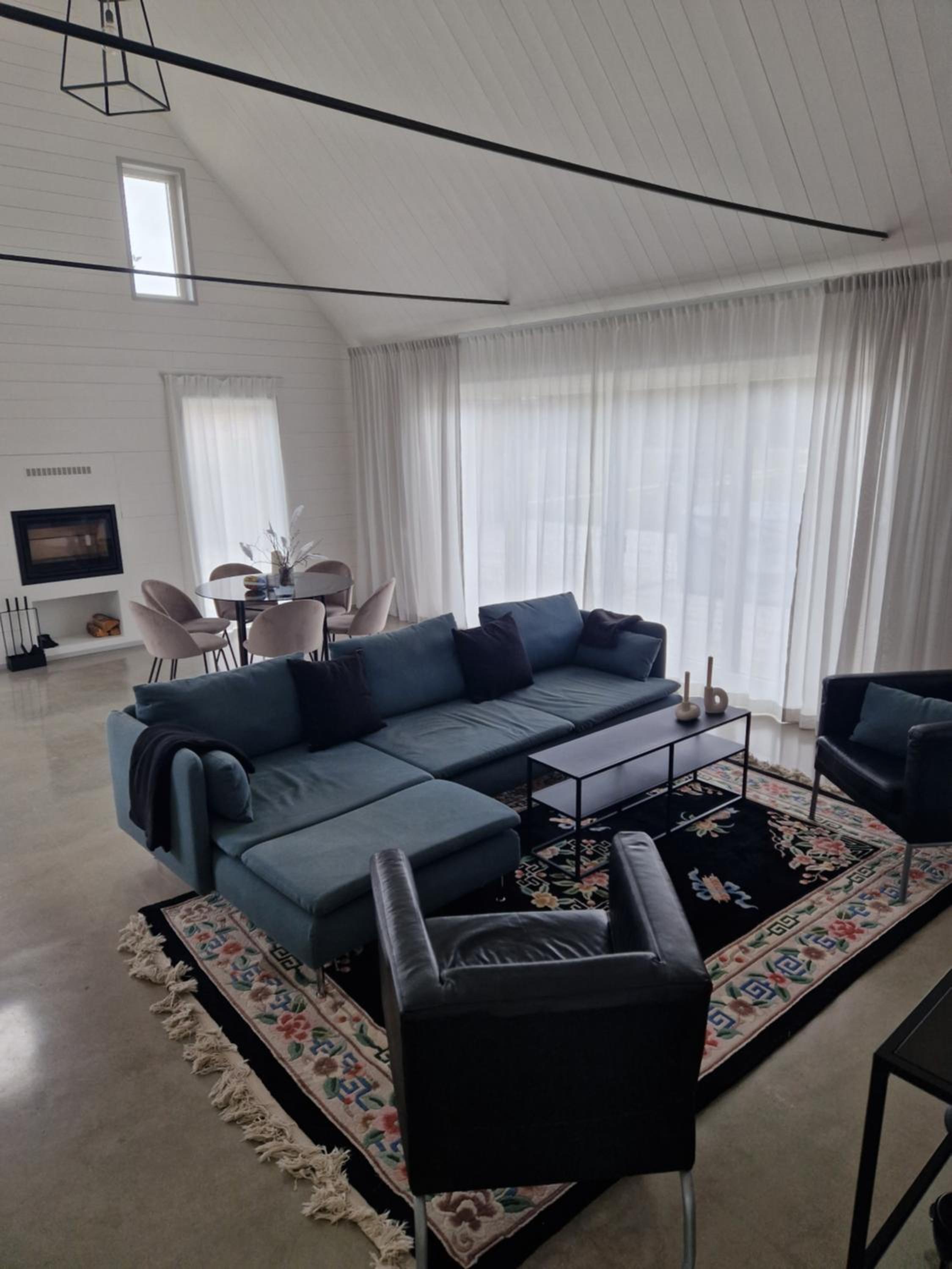 Three-Bedroom Villa photo 1