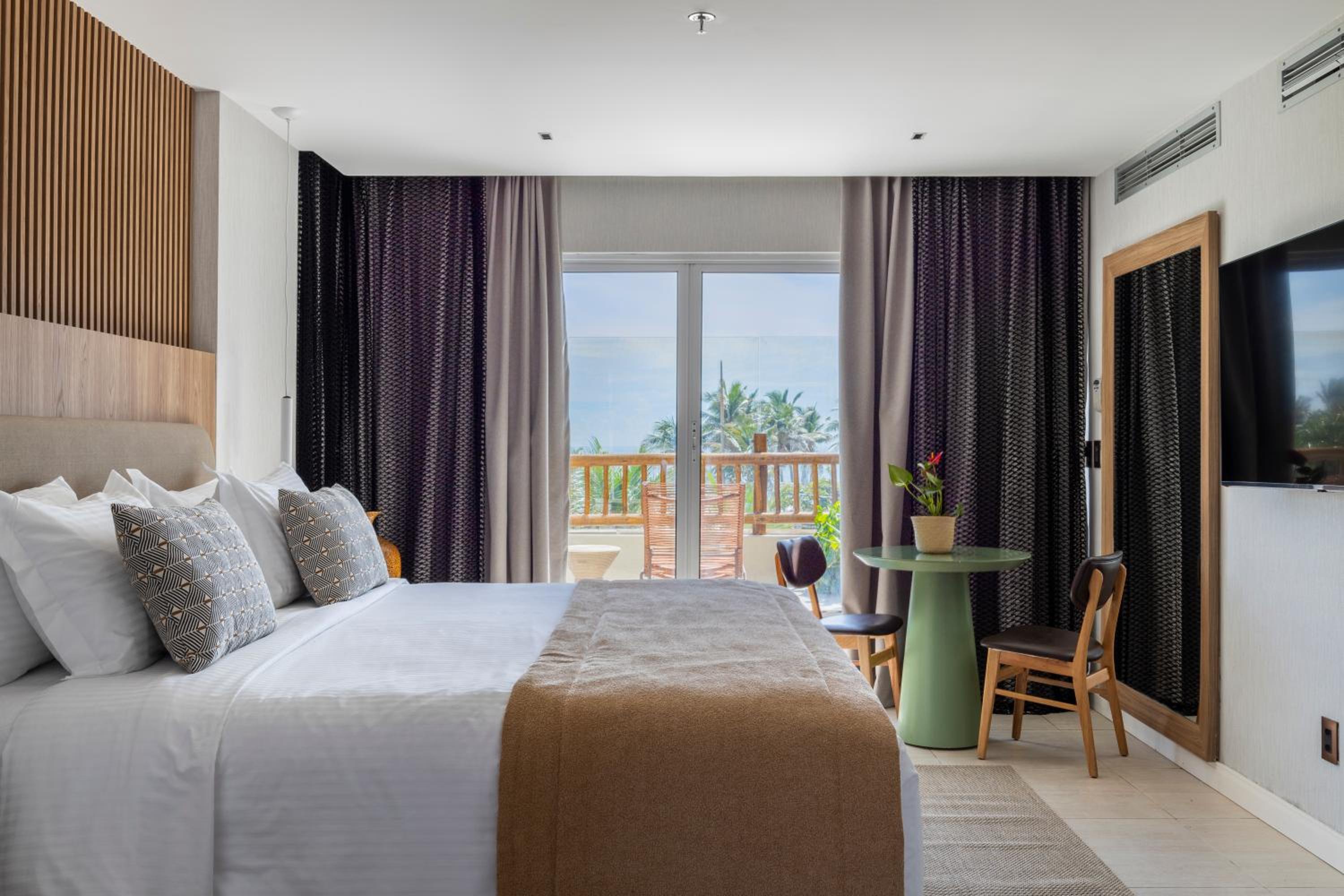 Lounge Suite with Private Pool and Hot Tub