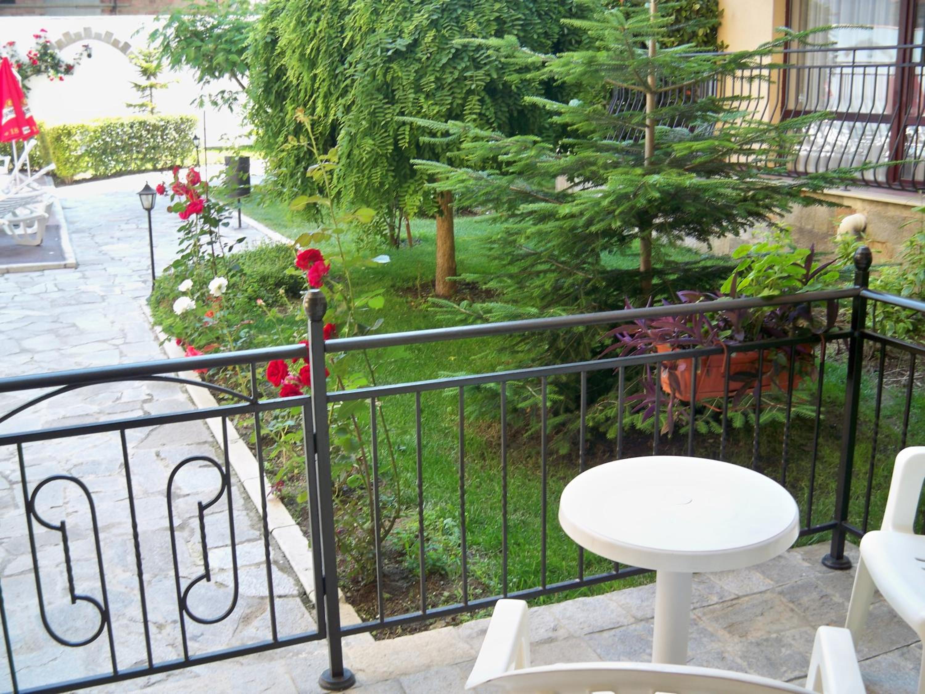 One-Bedroom Apartment With Balcony (2 Adults + 2 Children) photo 3