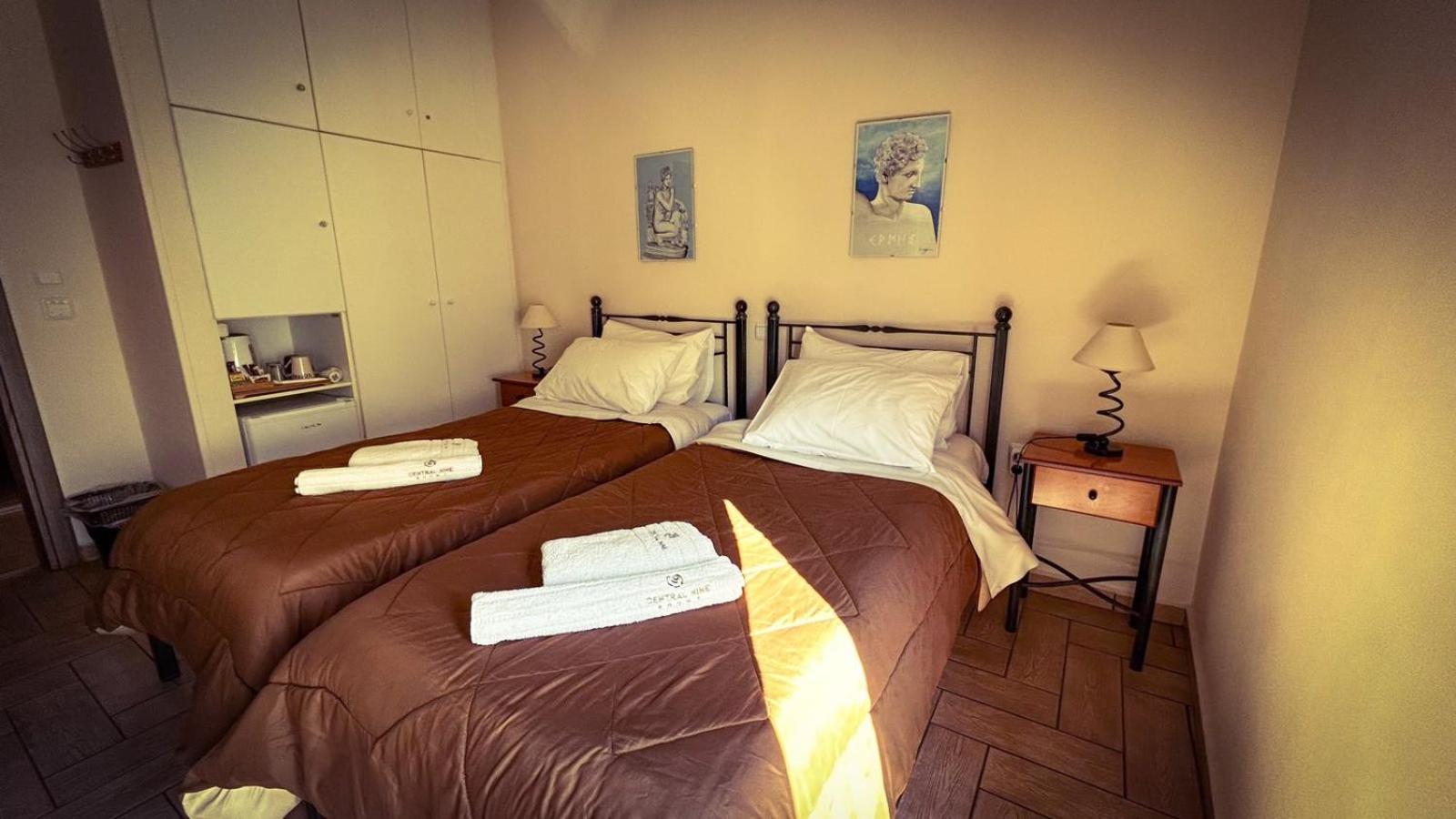Standard Twin Room - Photo 20