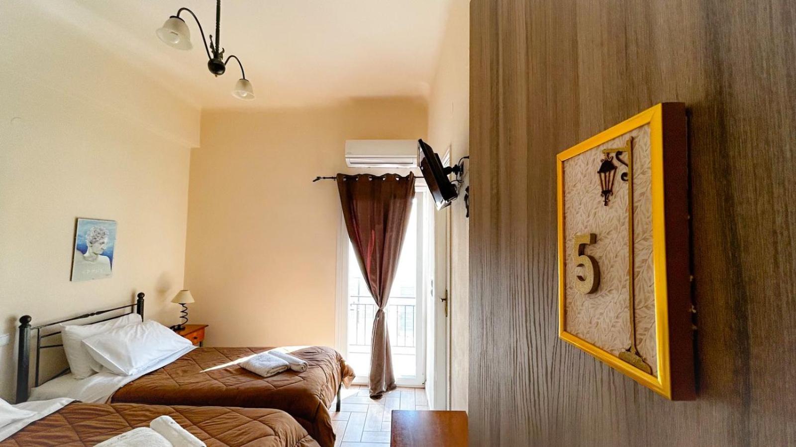 Standard Twin Room - Photo 18