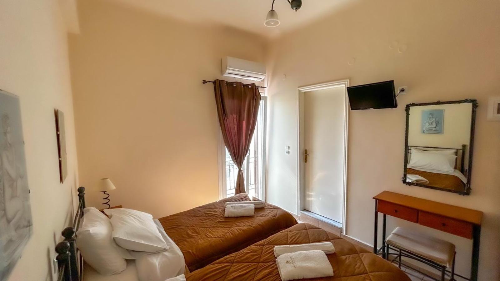 Standard Twin Room - Photo 19