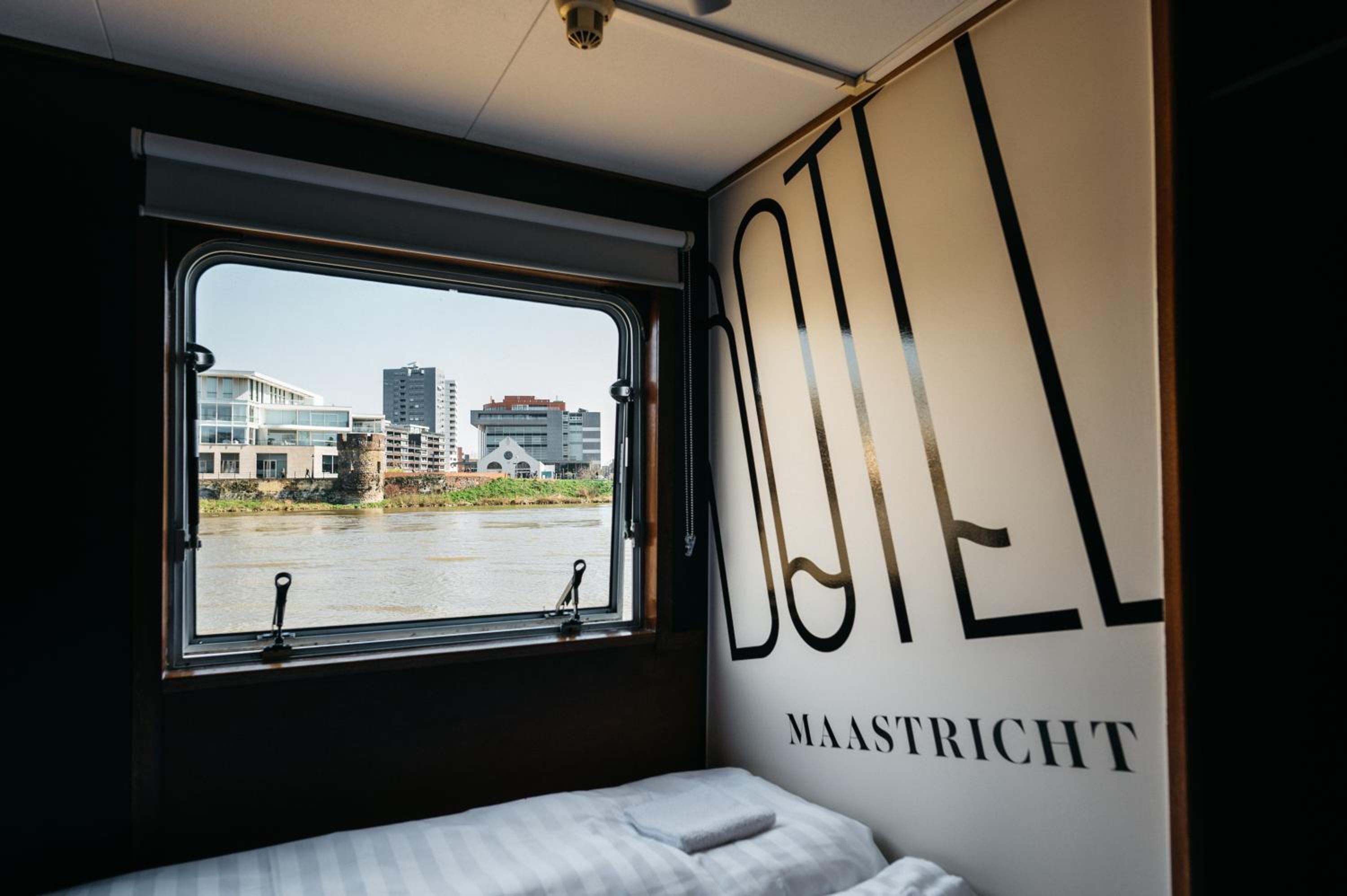 Double Room with Private Bathroom - Photo 2