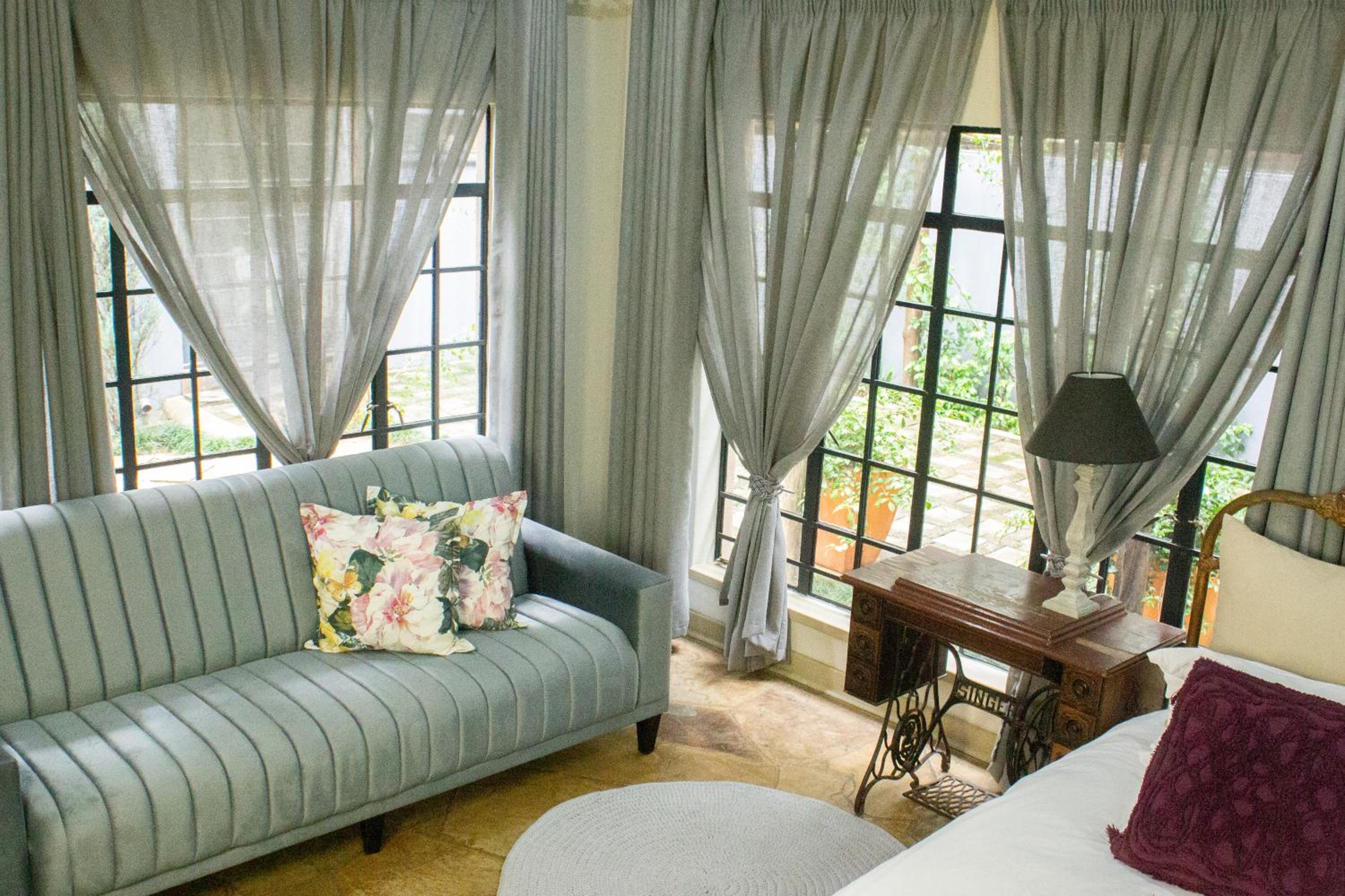 Deluxe King Room photo 1