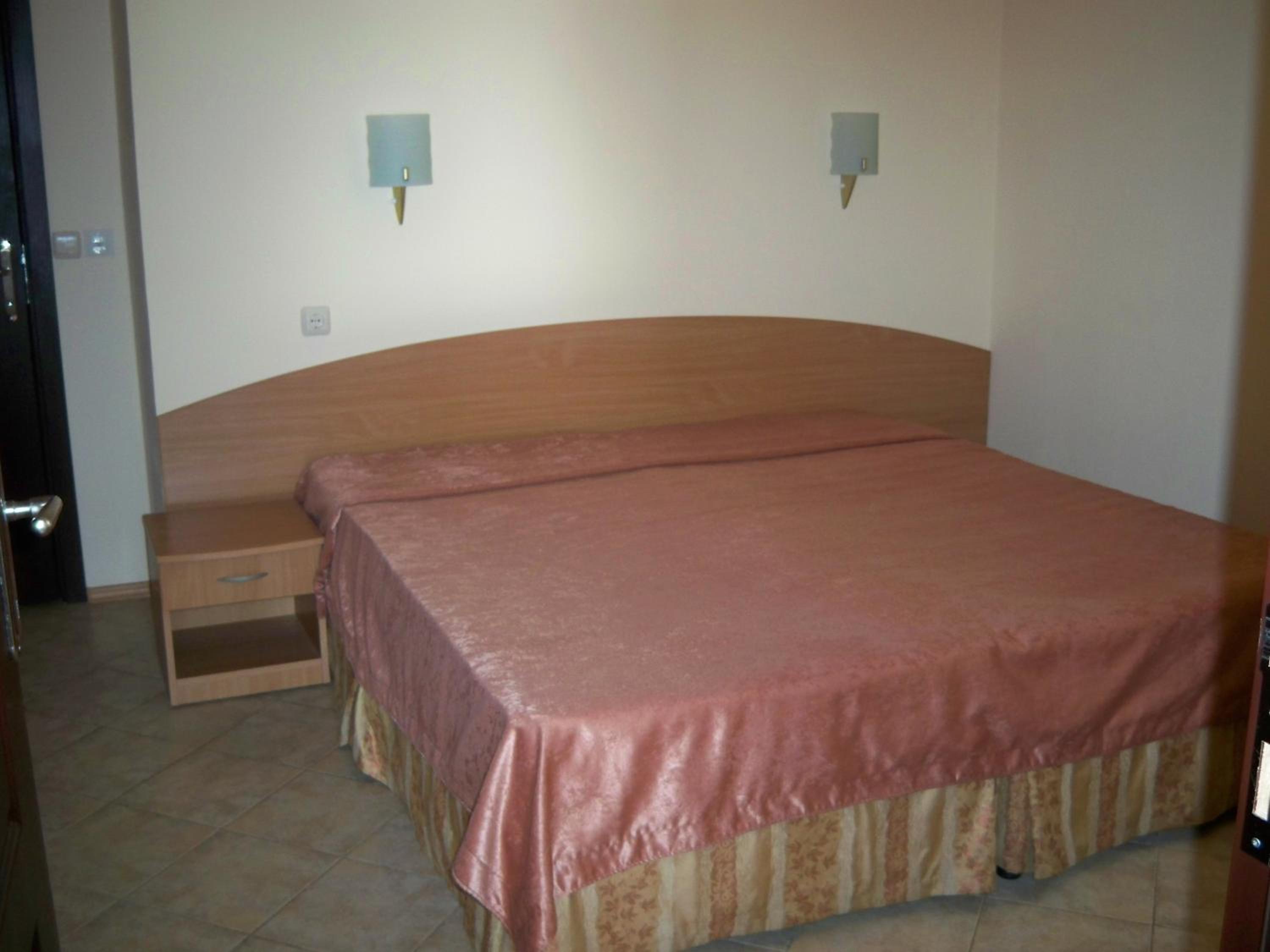 Two-Bedroom Apartment With Balcony photo 3