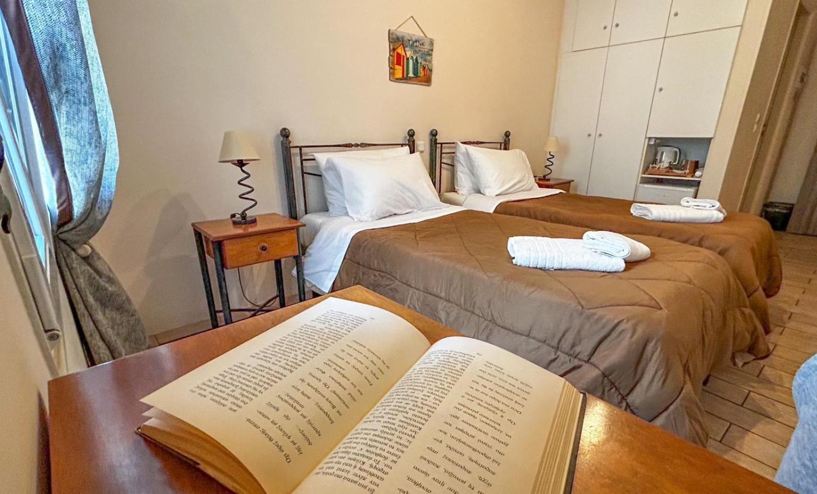 Standard Twin Room - Photo 10
