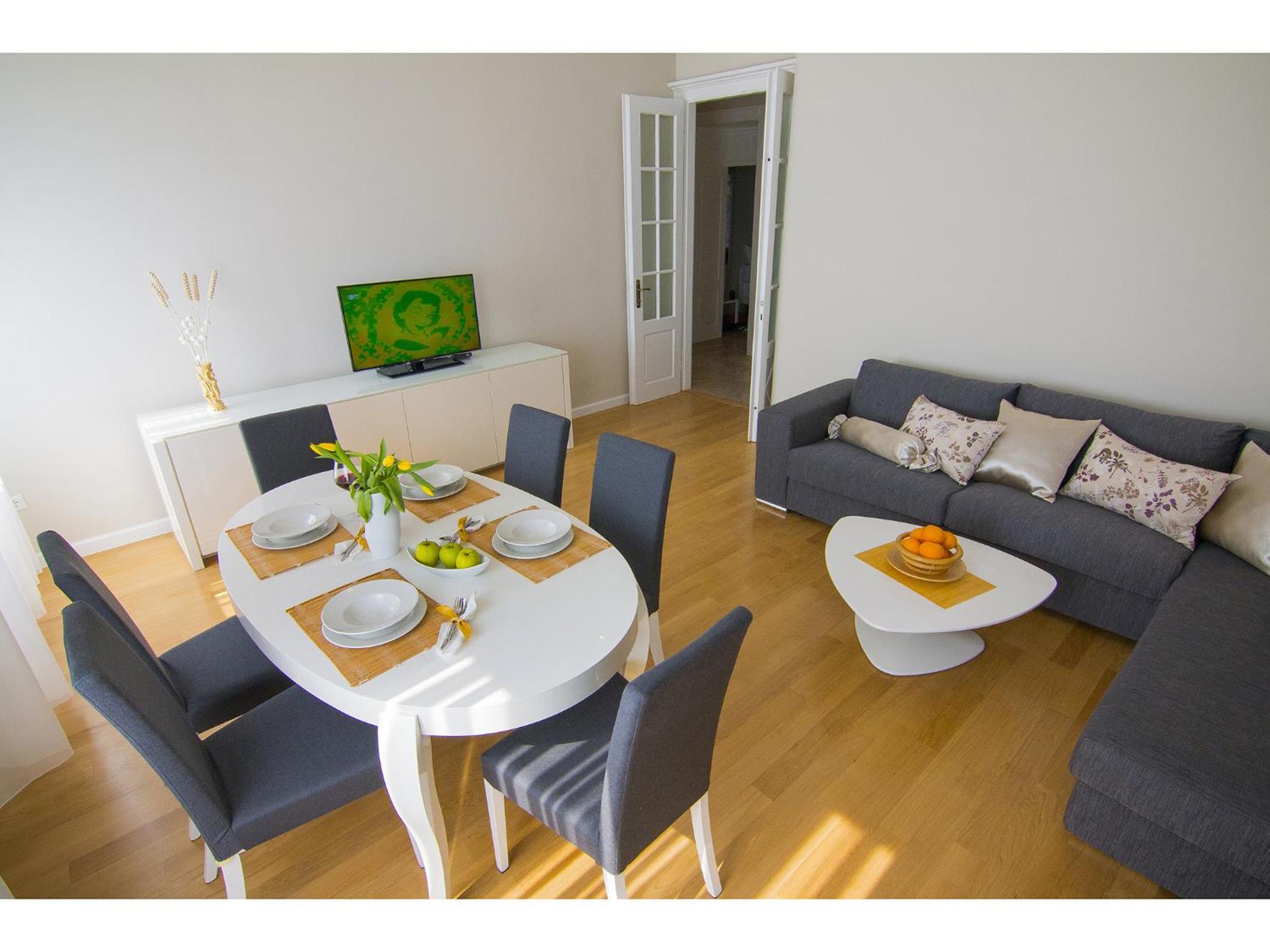Luxury Two-Bedroom Apartment with Sea View - Photo 2