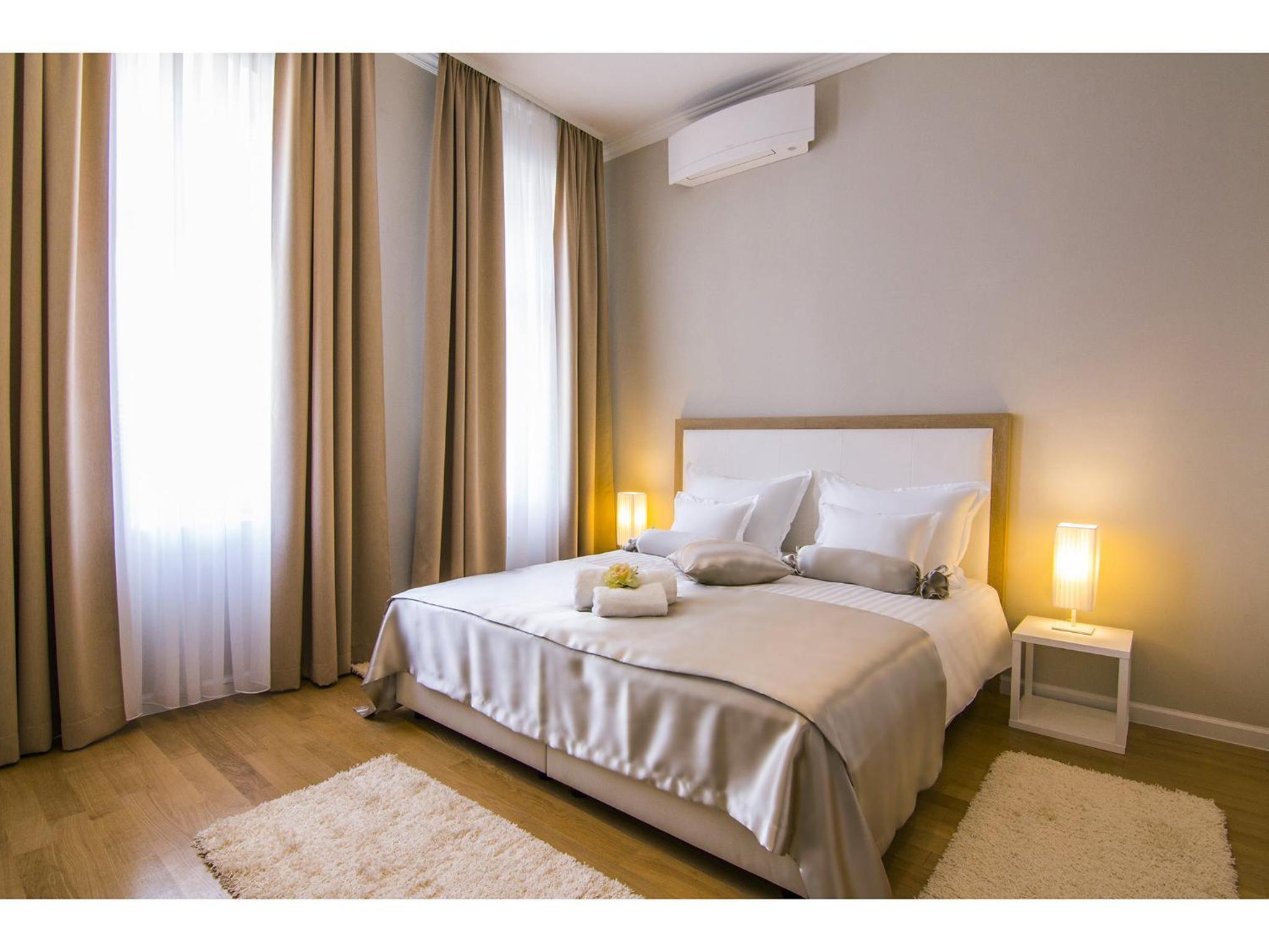 Luxury Two-Bedroom Apartment with Sea View - Photo 1