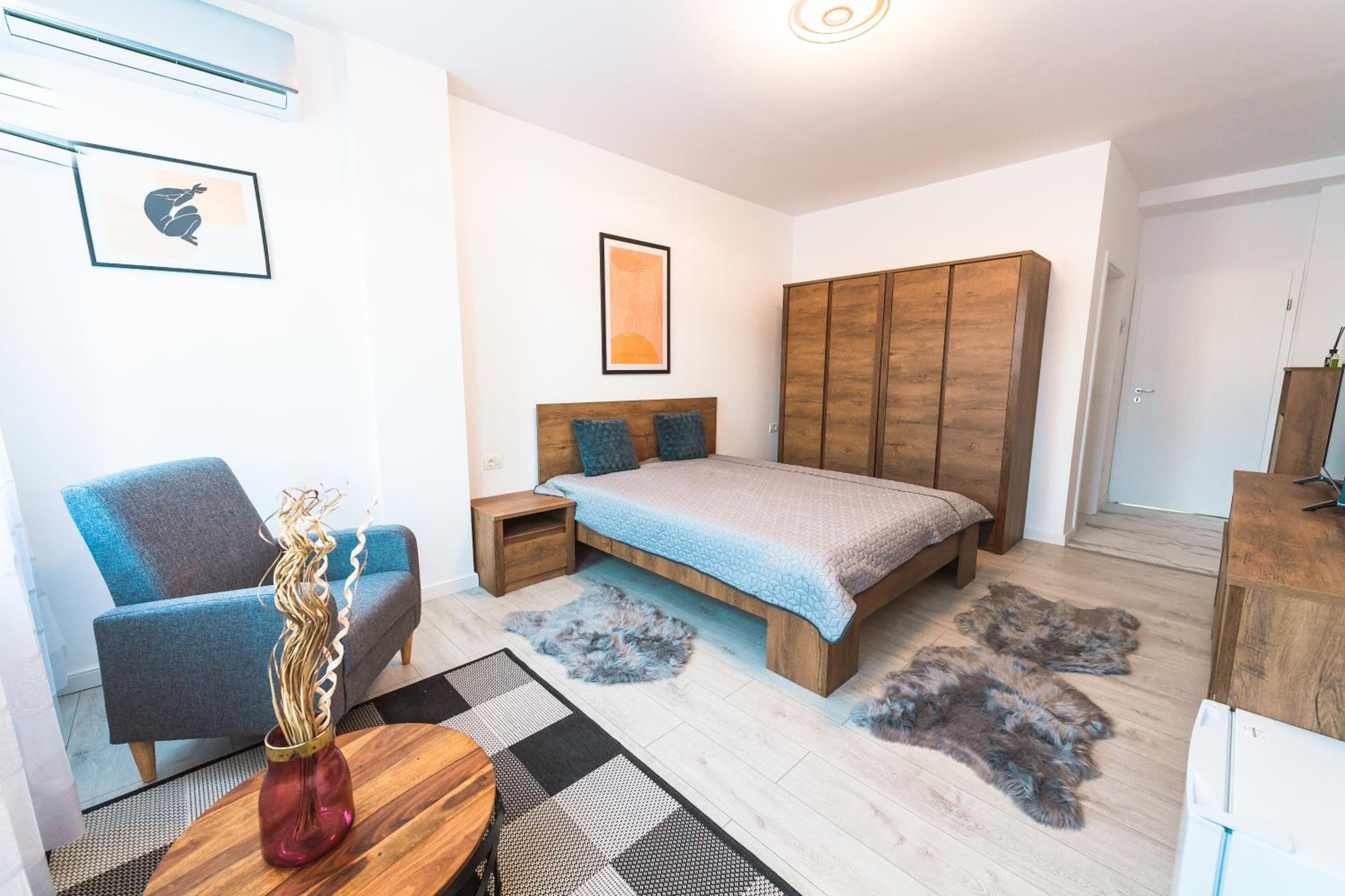 Deluxe Room - Photo 10
