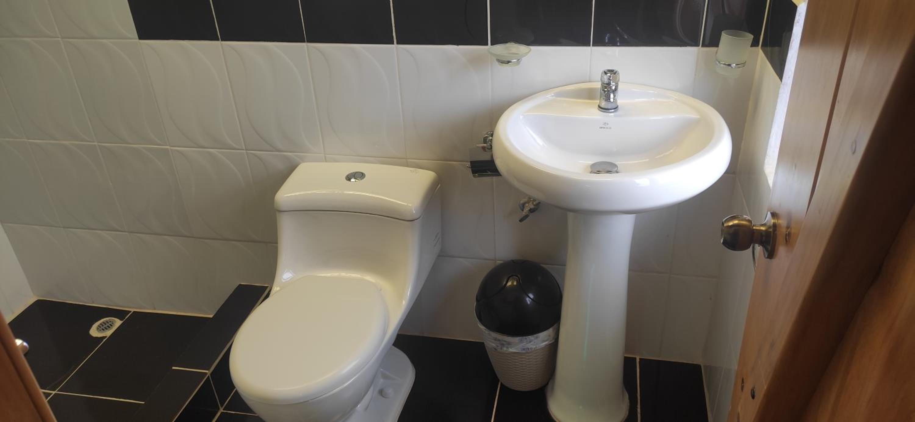Double or Twin Room with Private Bathroom photo 3