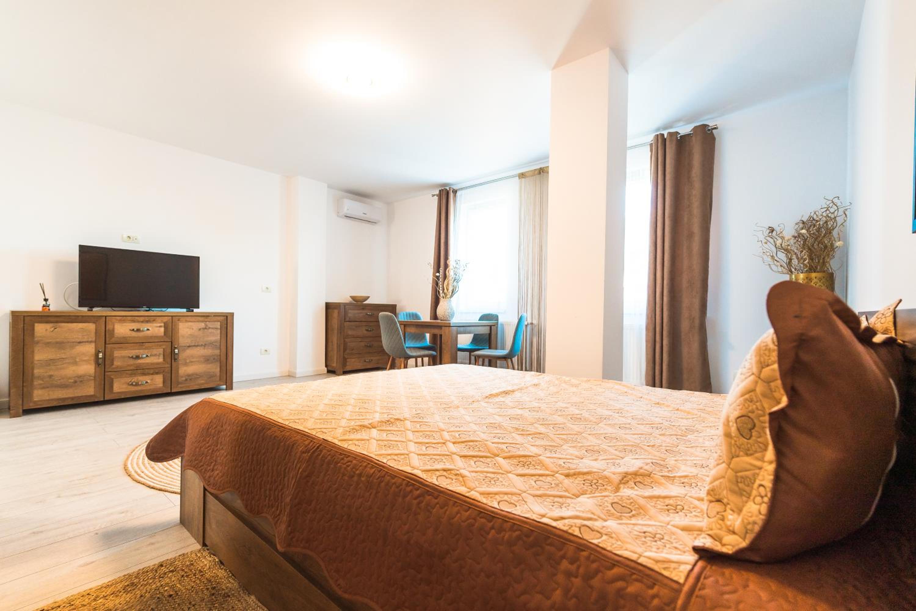 Deluxe Room - Photo 7