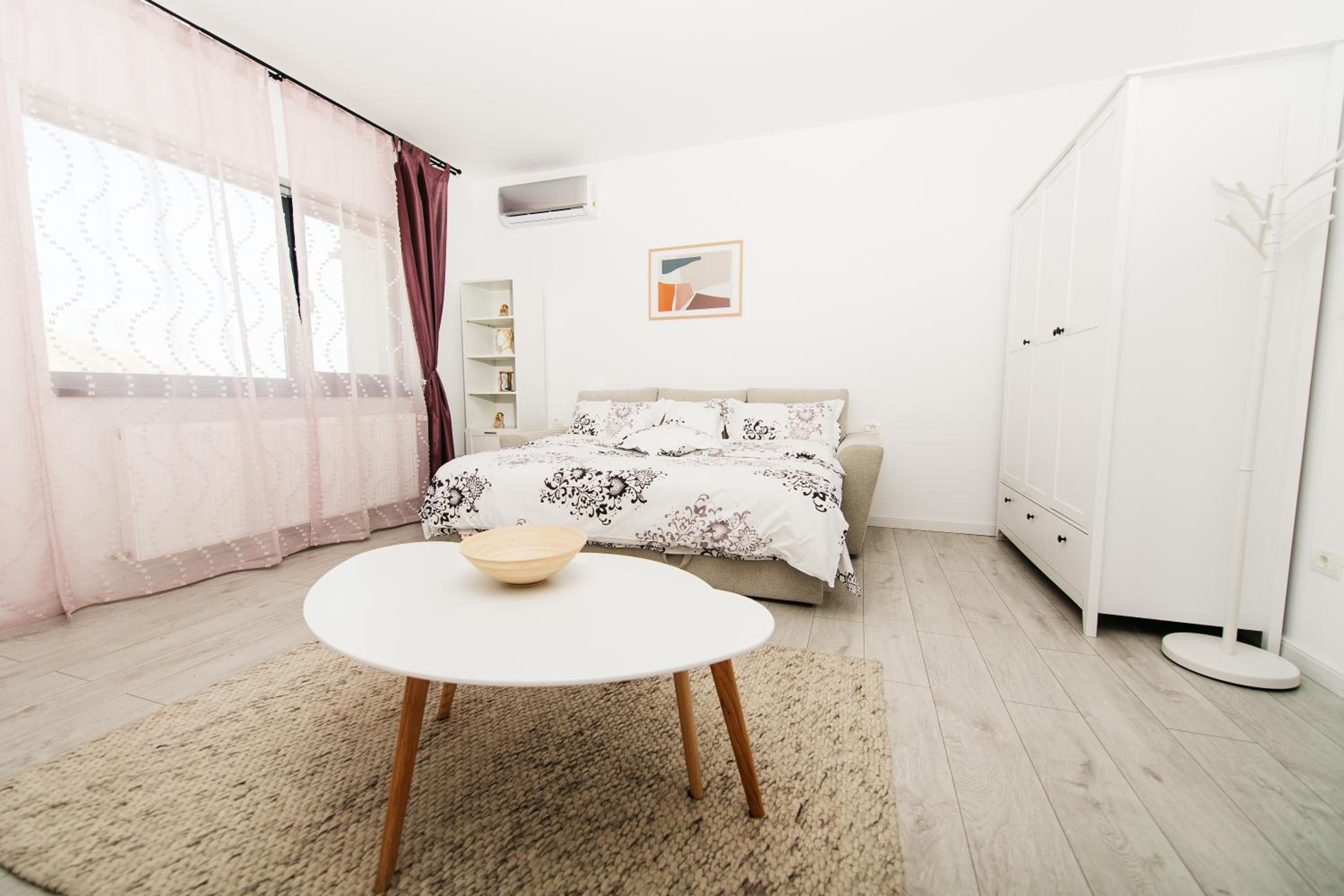 Apartment with Balcony - Photo 20