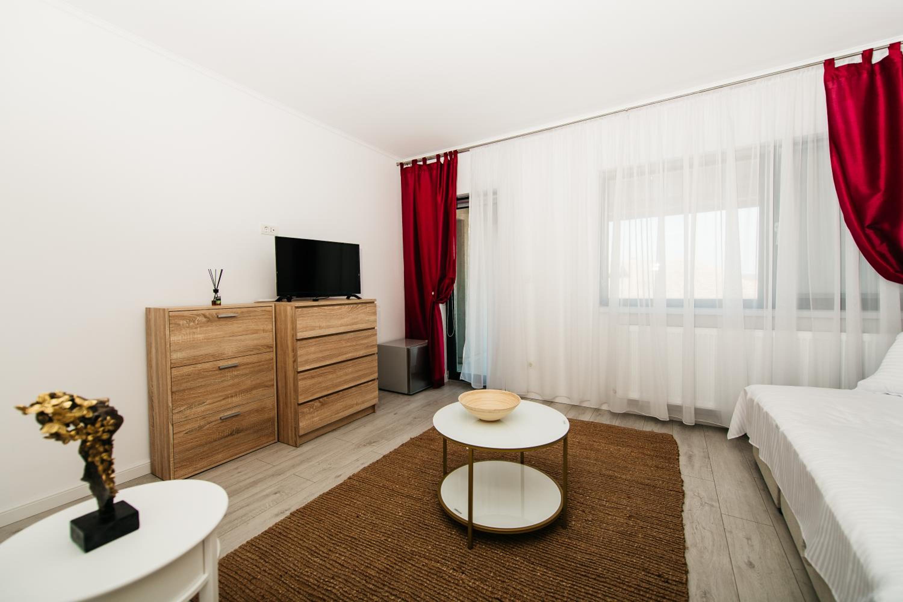 Apartment with Balcony - Photo 13