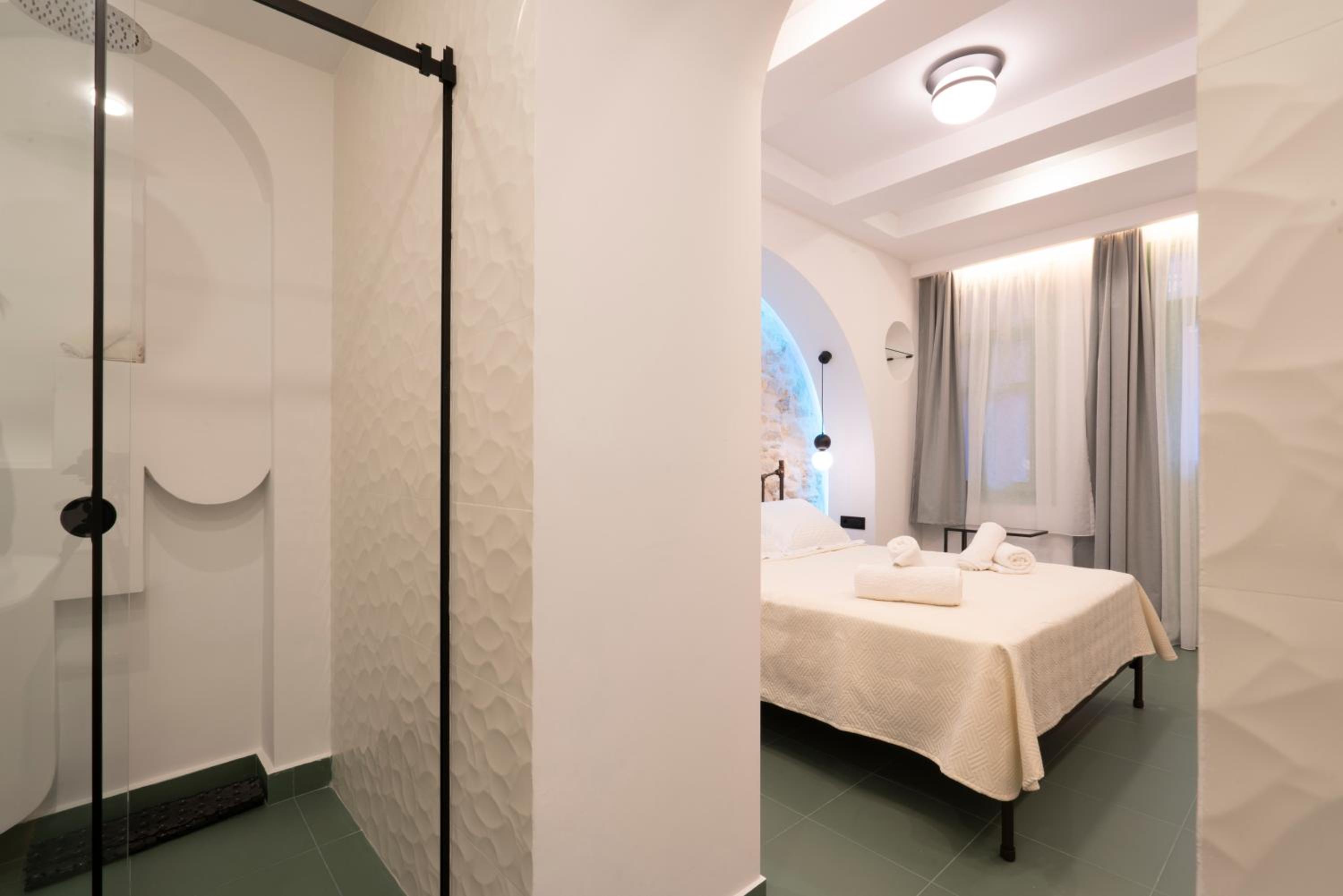 Comfort Triple Room with Shower - Photo 8