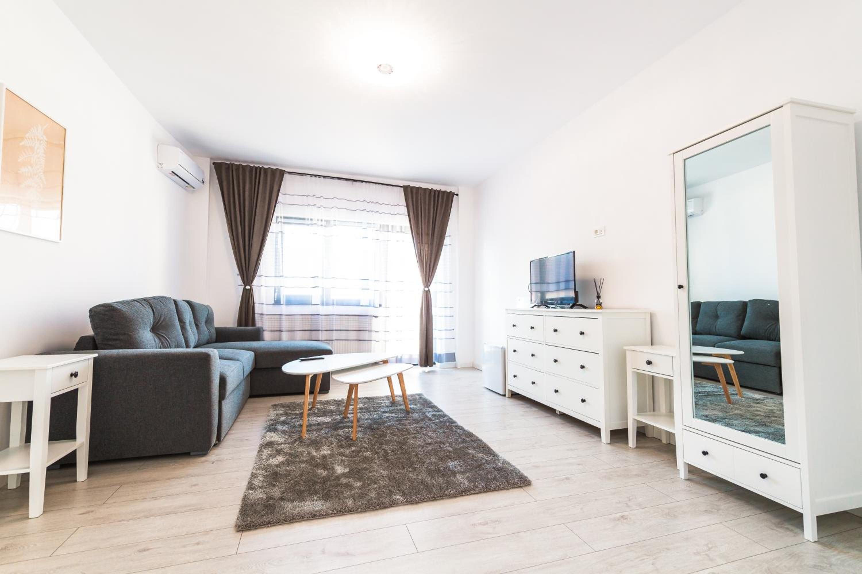 Apartment with Balcony - Photo 10
