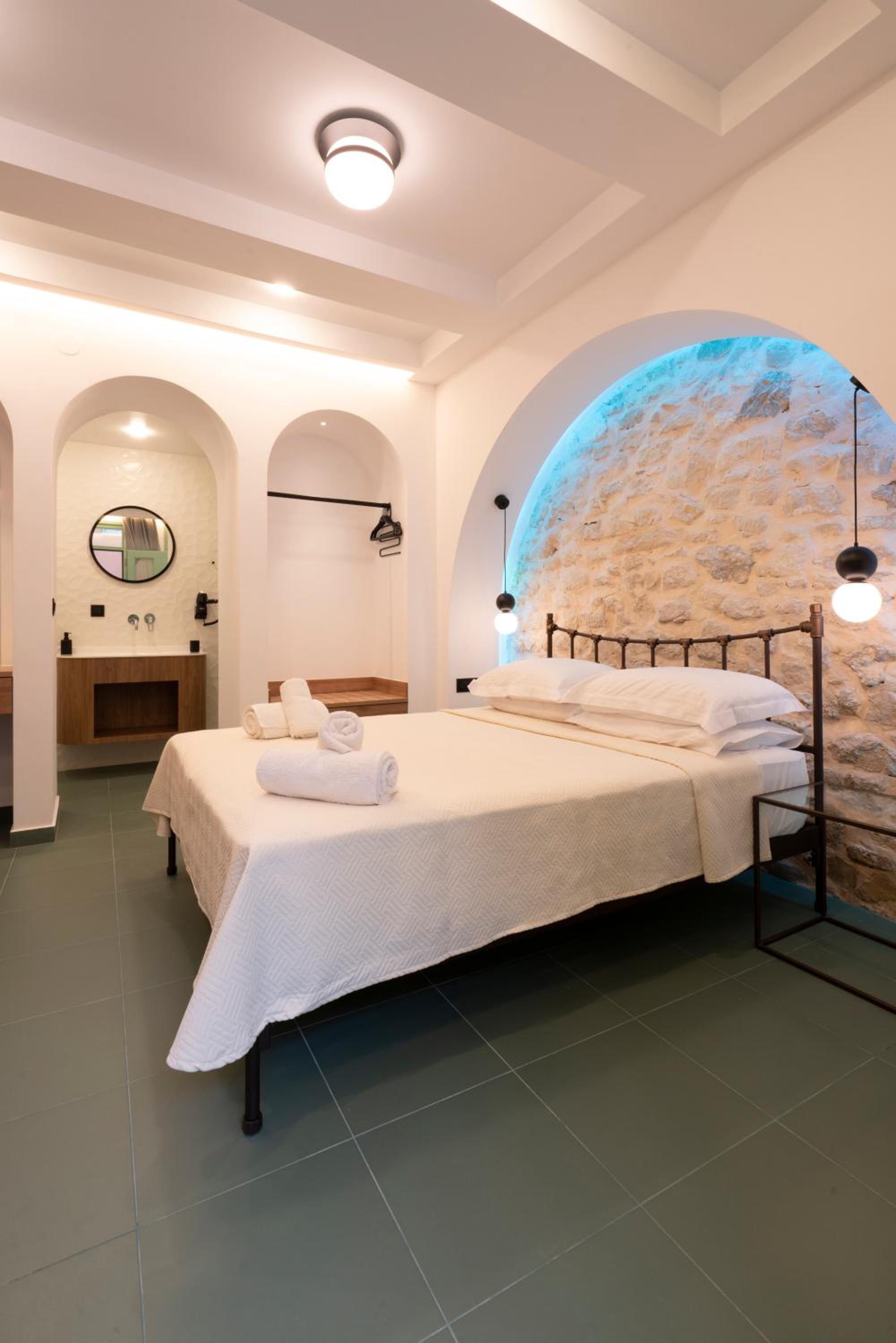 Comfort Triple Room with Shower - Photo 2