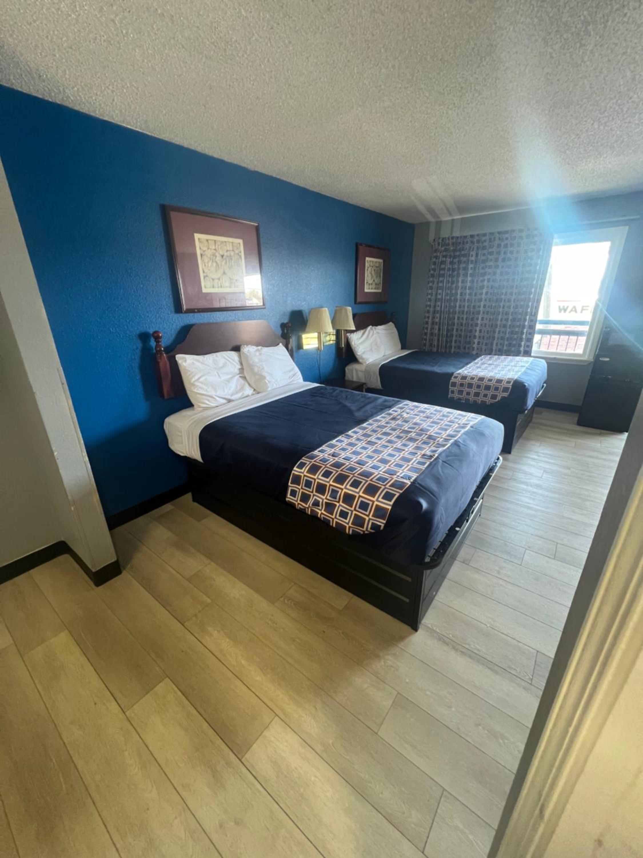 Double Room with Two Double Beds - Smoking