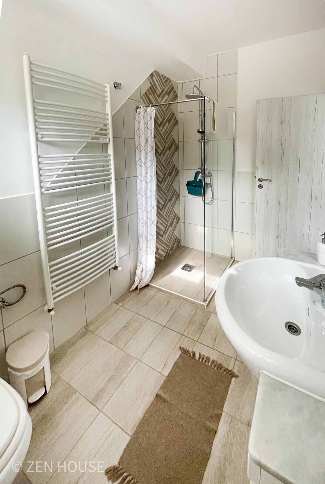 Deluxe Double Room with Shower photo 2