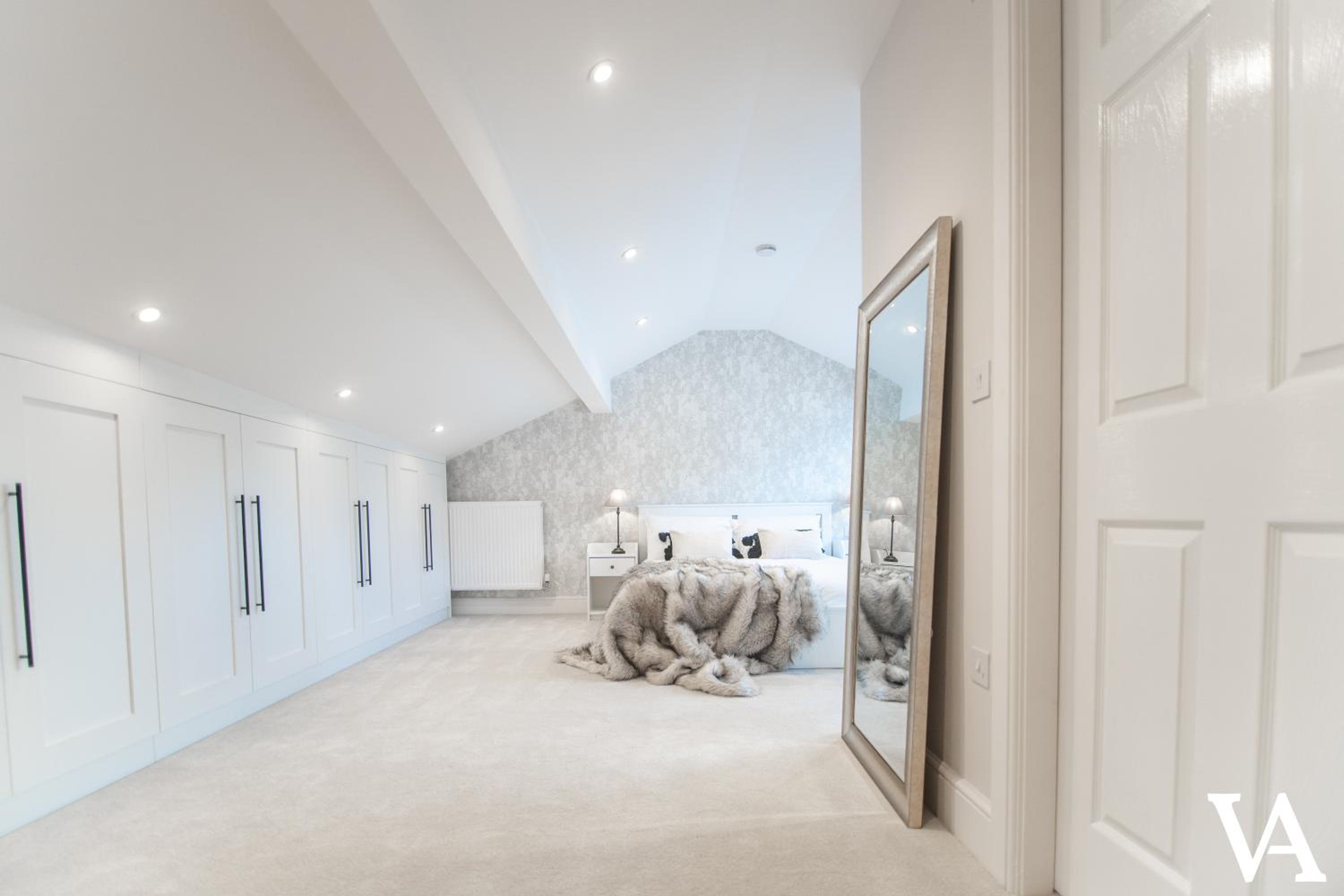Suite 8 - Three-Bedroom Duplex Apartment photo 1