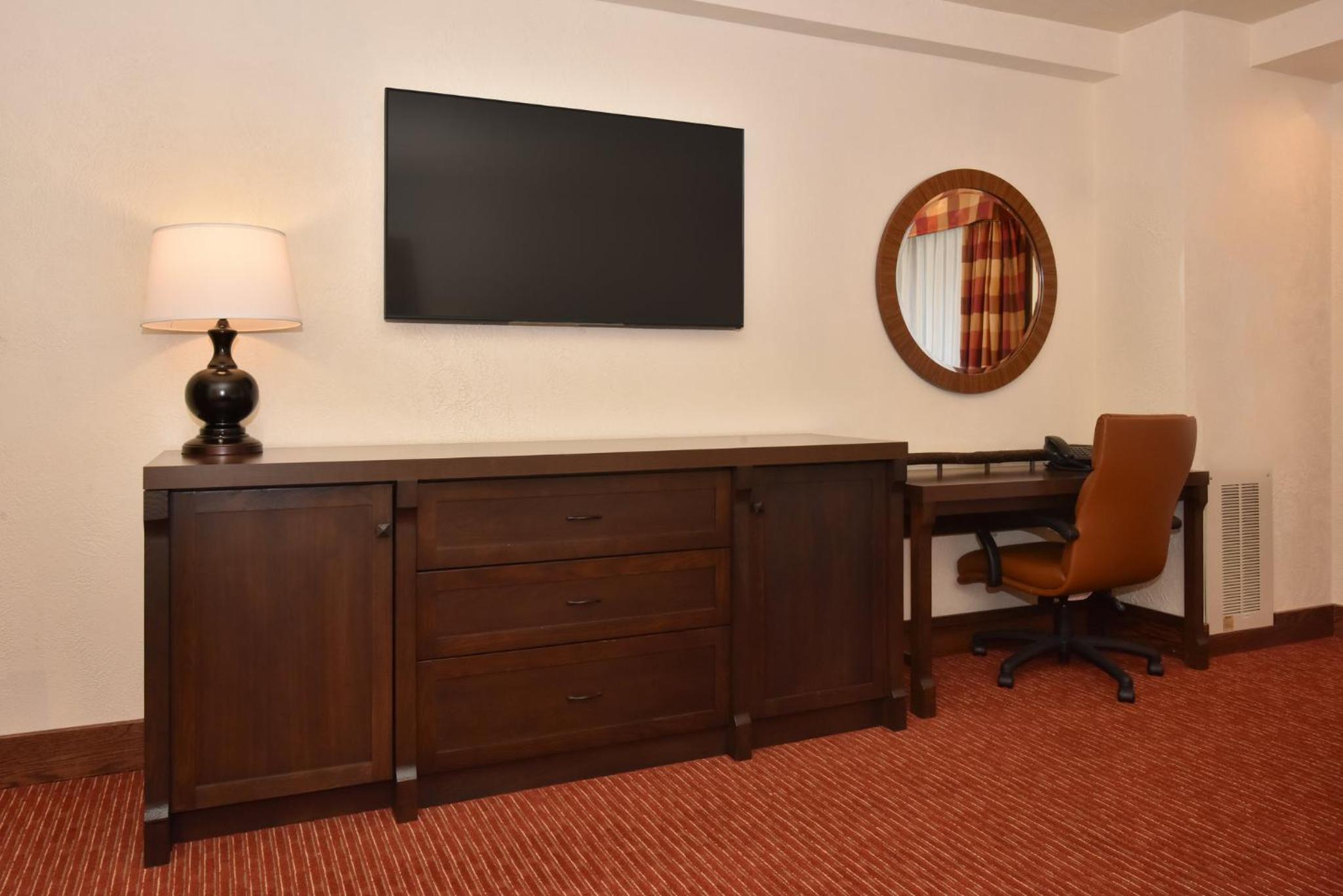Deluxe King Room photo 2