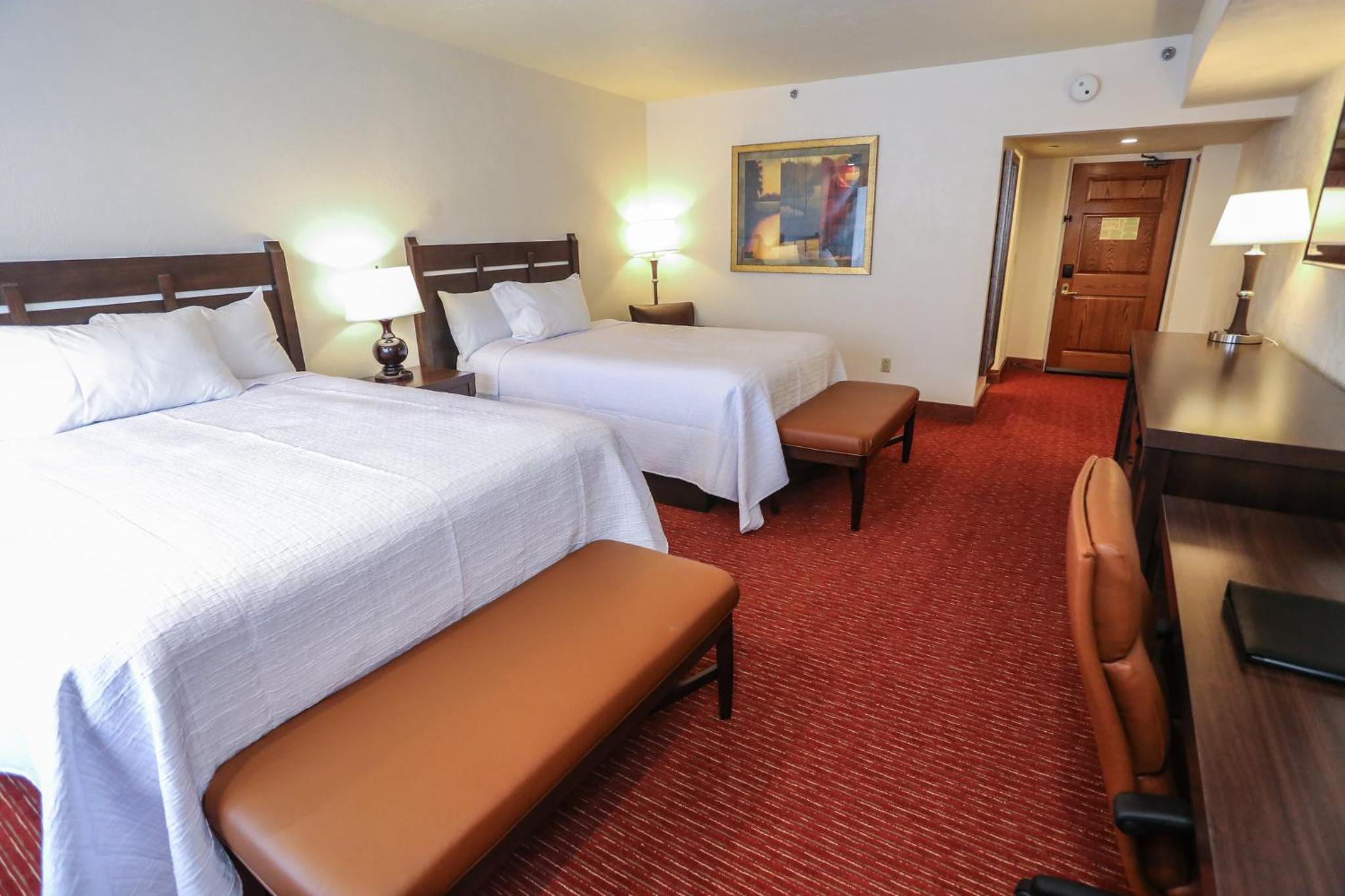 Executive Queen Room with Two Queen Beds photo 3
