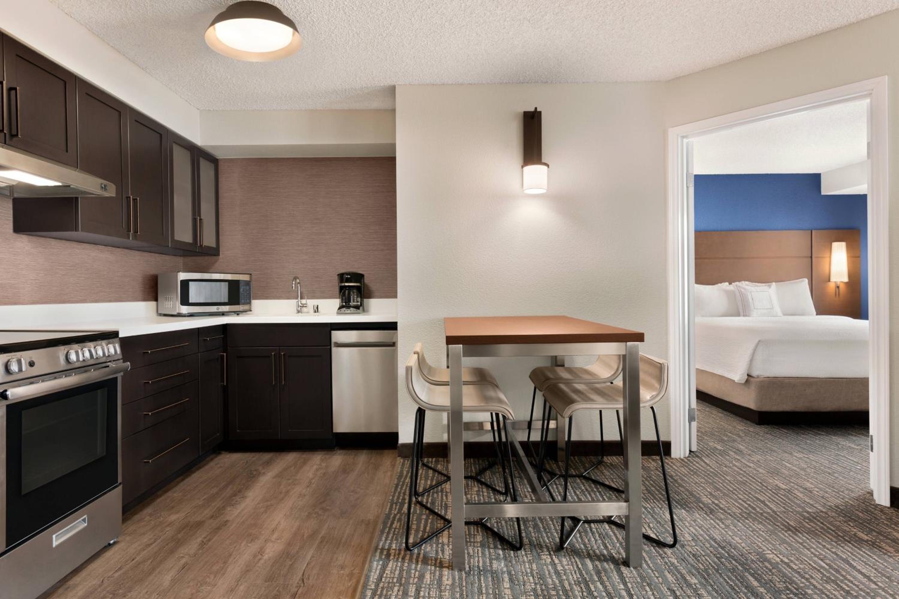 Two-Bedroom Suite - Photo 4