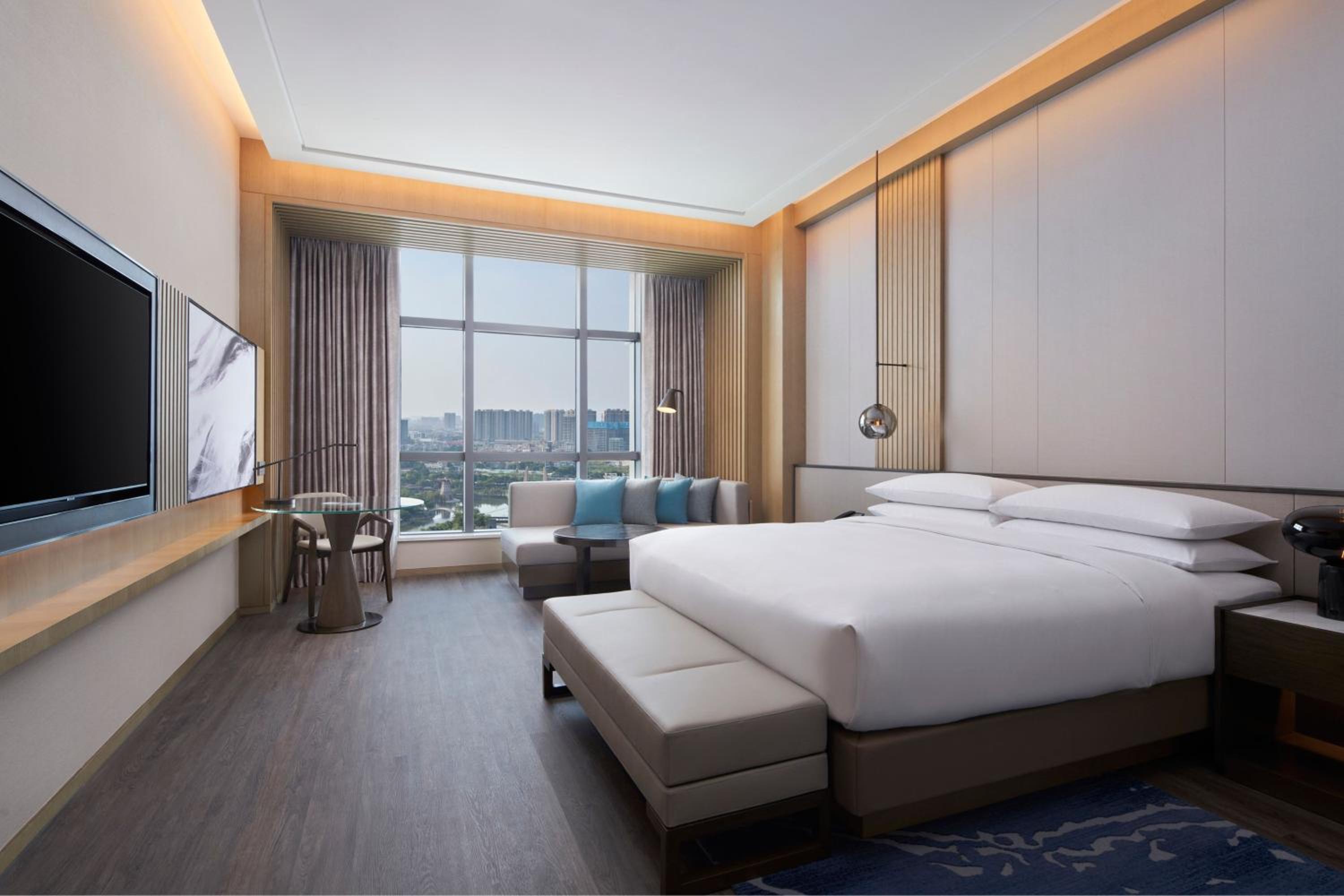Deluxe King Room - High floor
